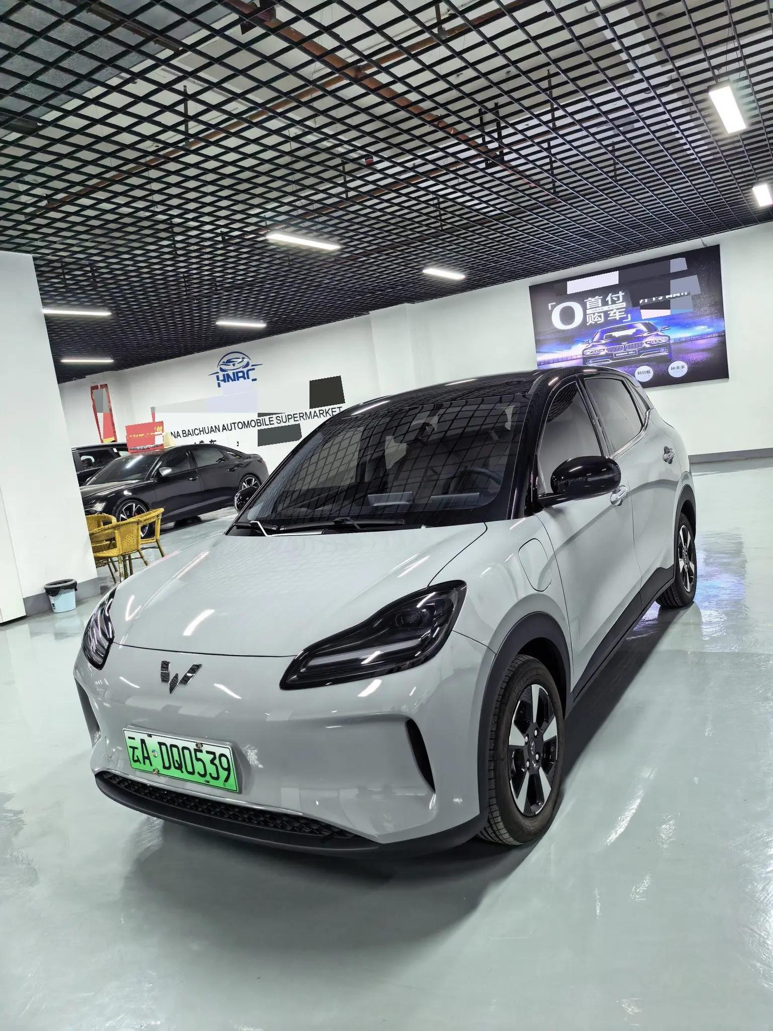 WuLing 2024 Plantronics PLUS 330km Five-seat Edition Automatic Gear