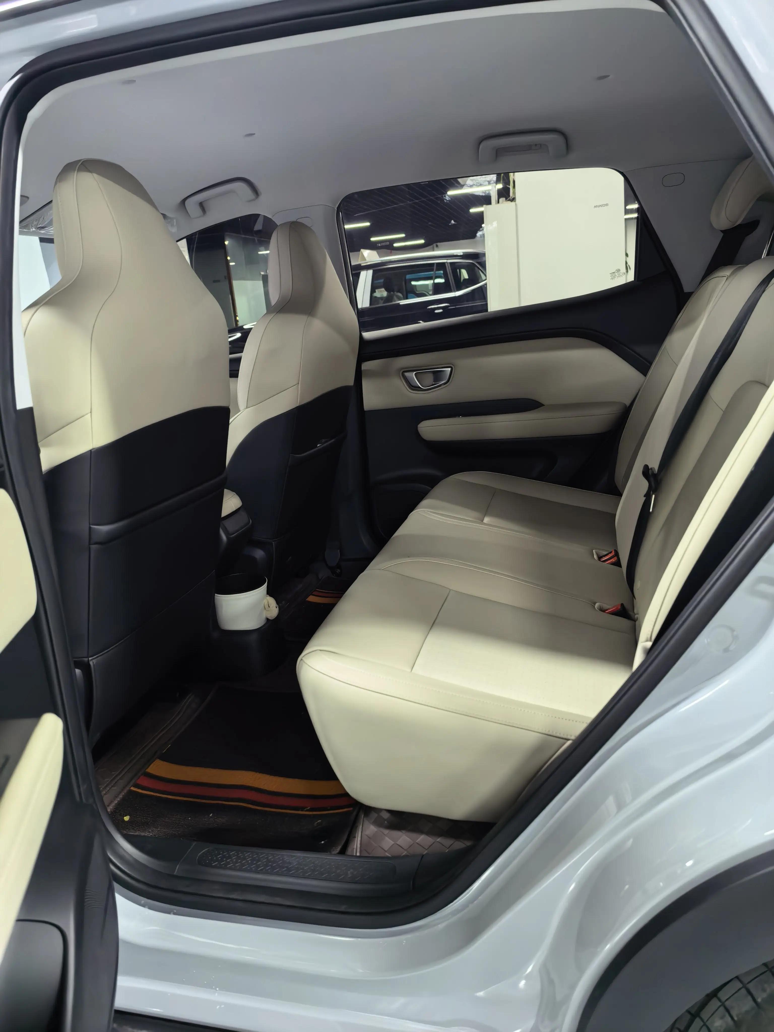 WuLing 2024 Plantronics PLUS 330km Five-seat Edition Automatic Gear 5