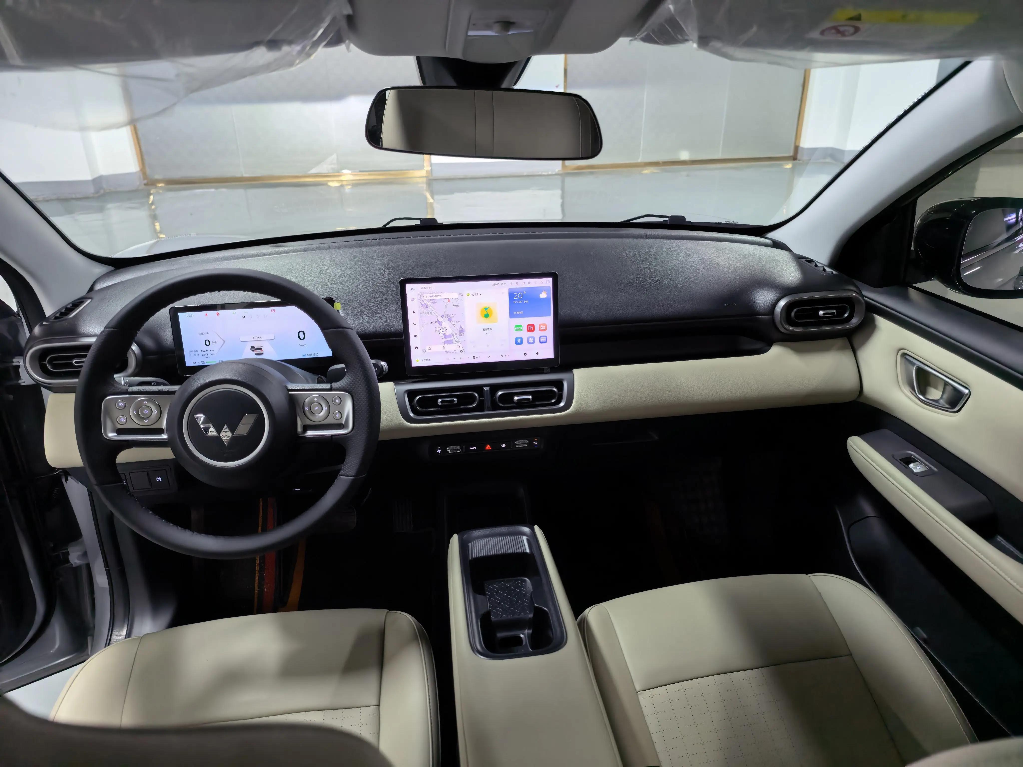 WuLing 2024 Plantronics PLUS 330km Five-seat Edition Automatic Gear 6