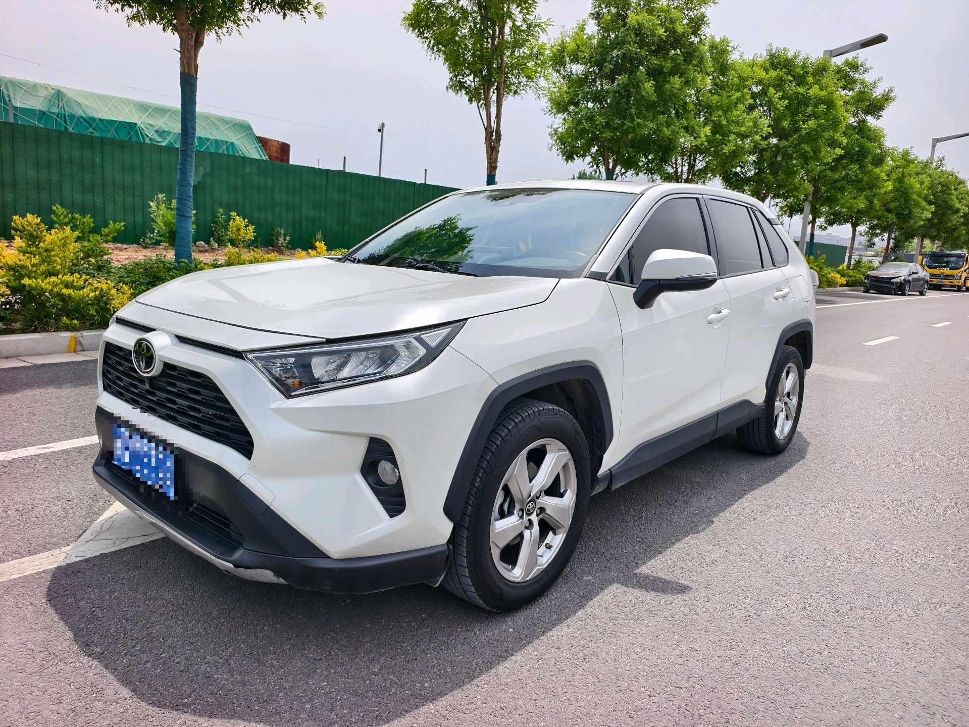 RAV4 Rongfeng 2020 2.0L CVT Four-wheel Drive Fashion Edition