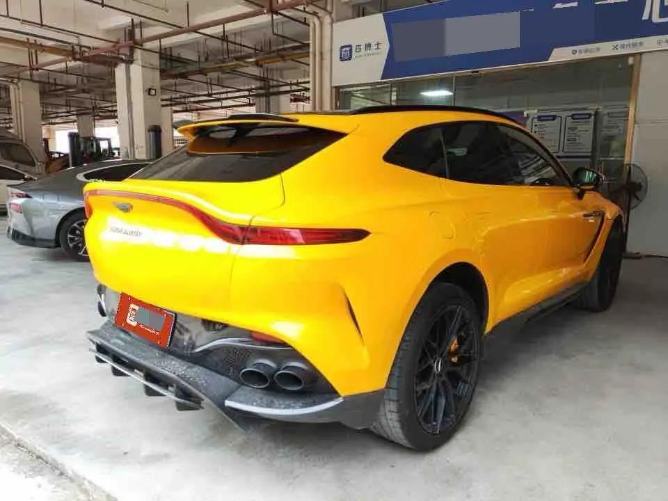 Aston Martin DBX 2022 3.0T STRAIGHT-SIX 2