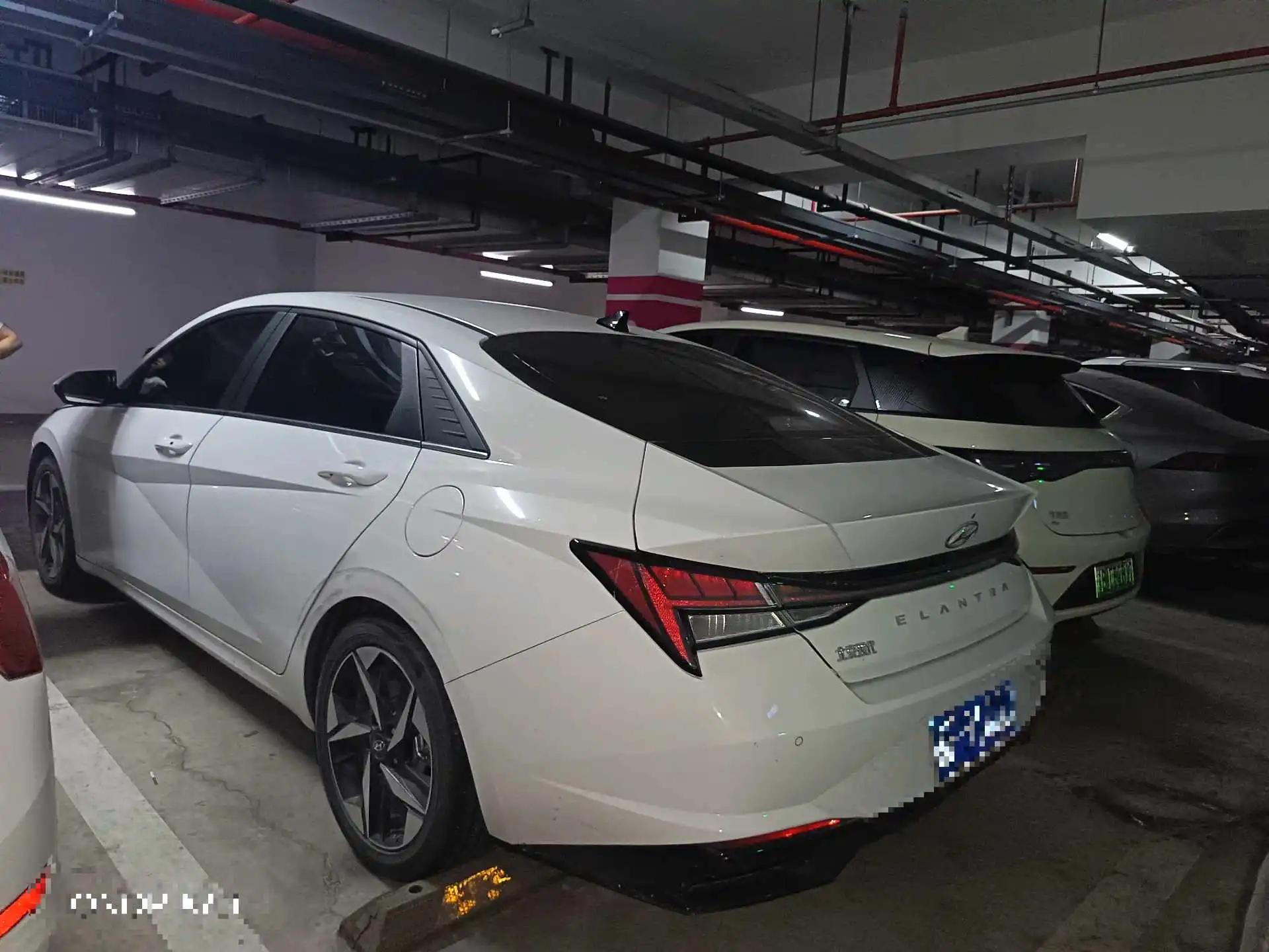 Elantra 2022 1.5L CVT LUX Premium Edition 6