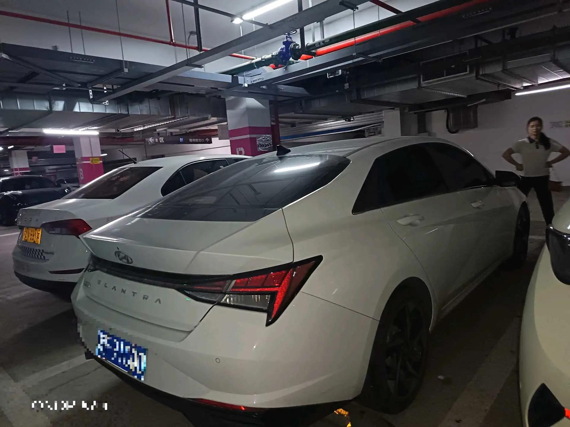 Elantra 2022 1.5L CVT LUX Premium Edition 7
