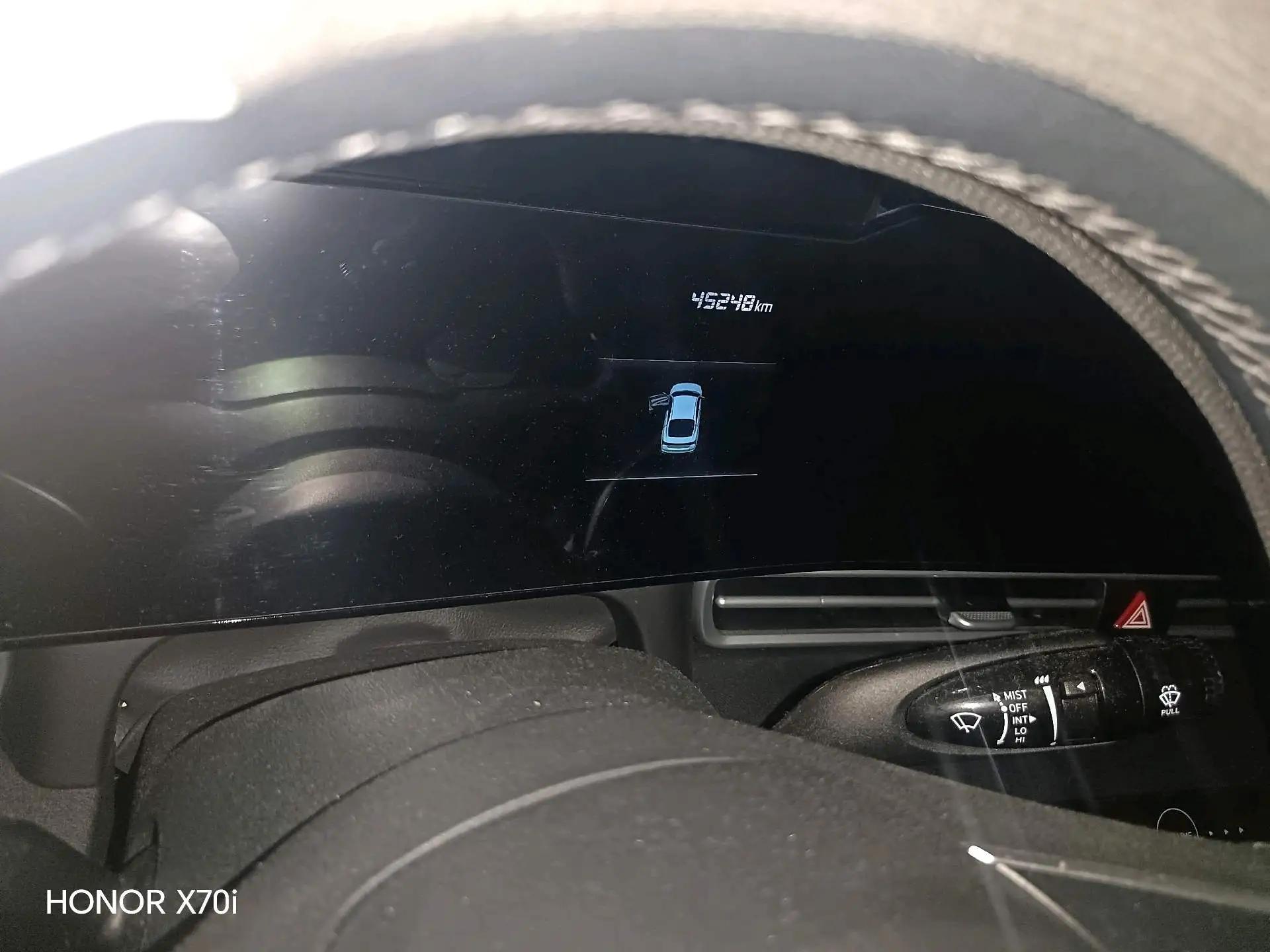 Elantra 2022 1.5L CVT LUX Premium Edition 8