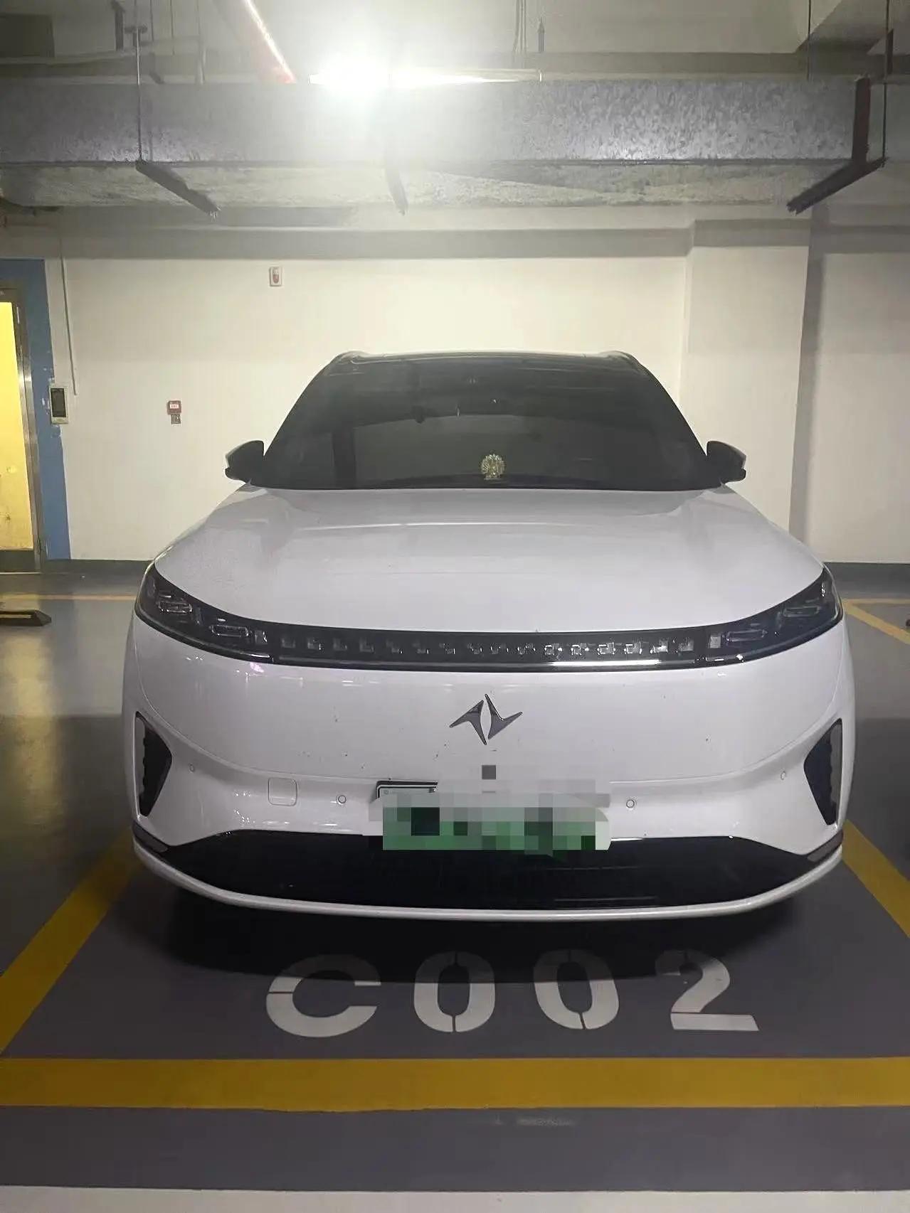 奕派 2026款 eπ008 纯电家悦版6座 自动挡 4