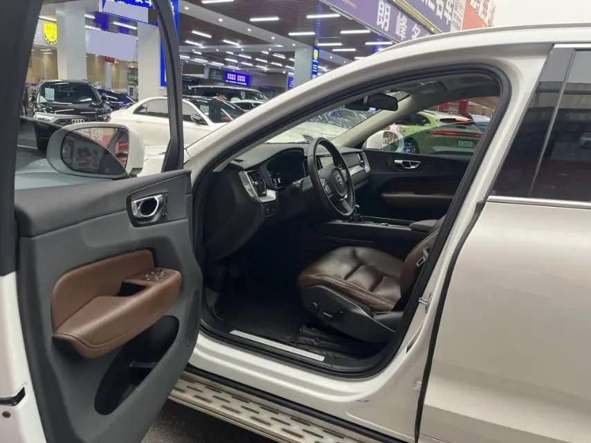 Volvo XC60 2020 T5 4-wheel-drive Zhiyi Deluxe Edition 4