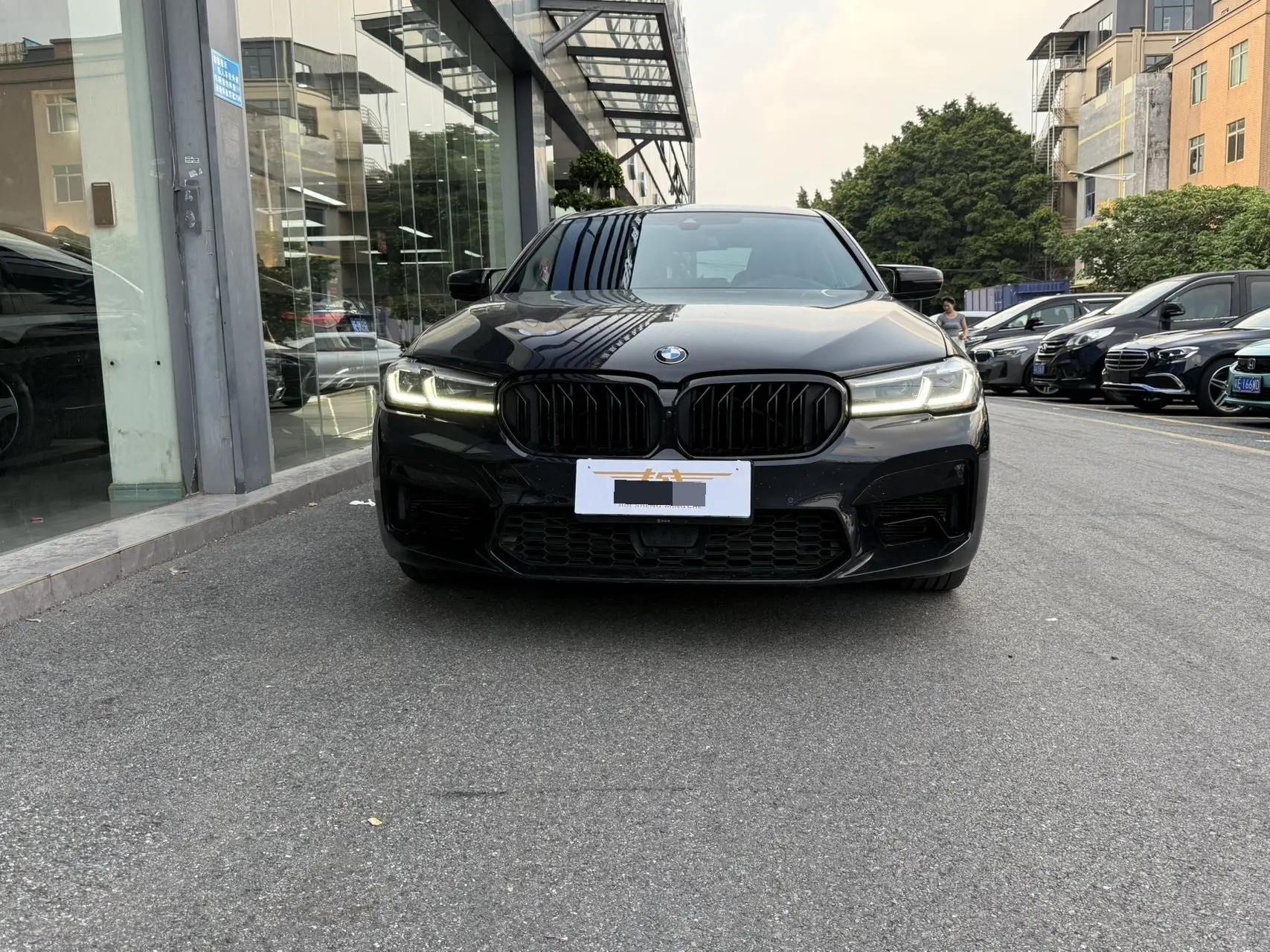 BMW 5 Series 2022 Modified 530Li Exclusive M Sports Suit 2