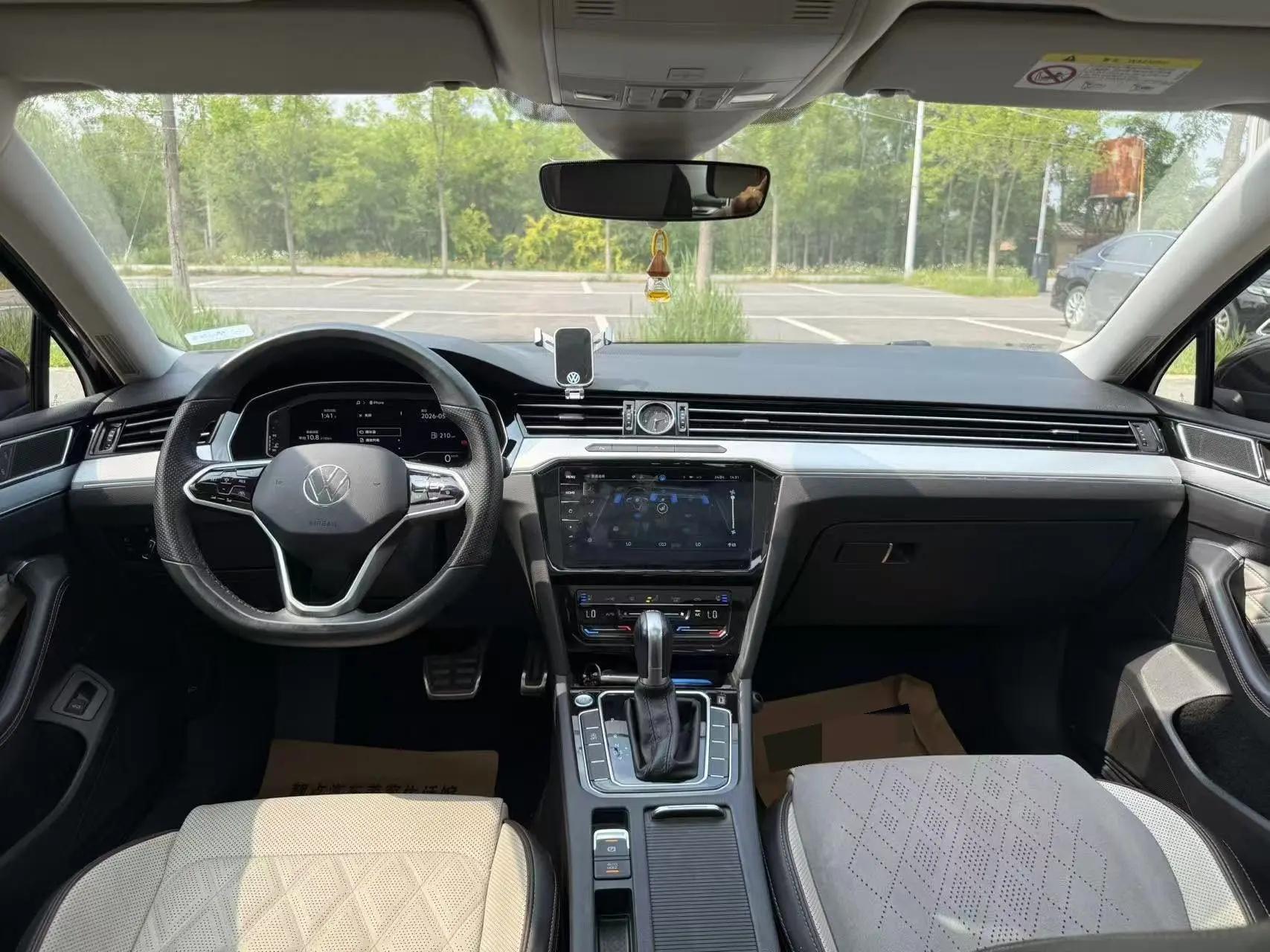 Magotan 2022 330TSI DSG Basic 4