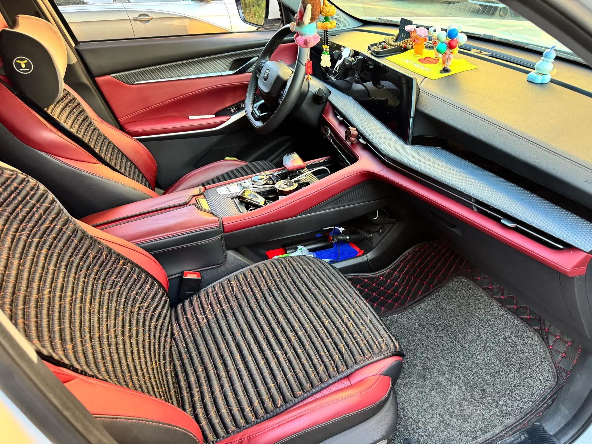 ChangAn CS75 PLUS 2022 second-generation 1.5T automatic prestige model 4