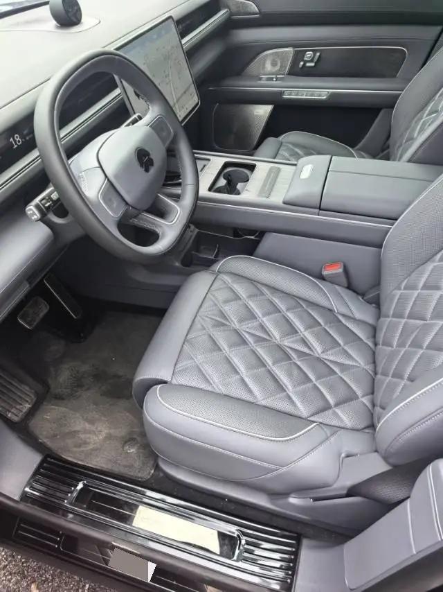NIO 2026 ES8 6-Seater Executive Luxury Edition Automatic 4