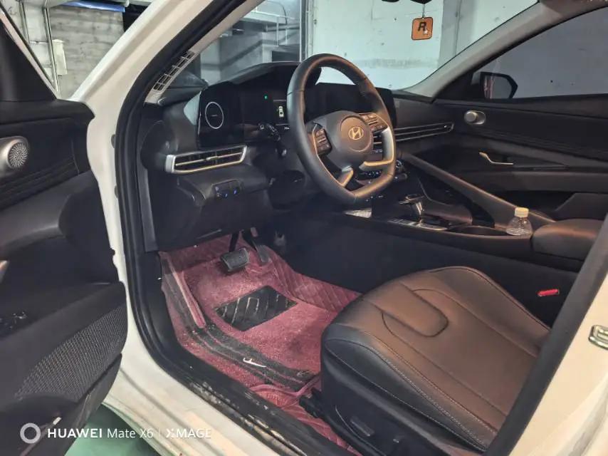Elantra 2023 1.5L CVT LUX Prestige Edition 4