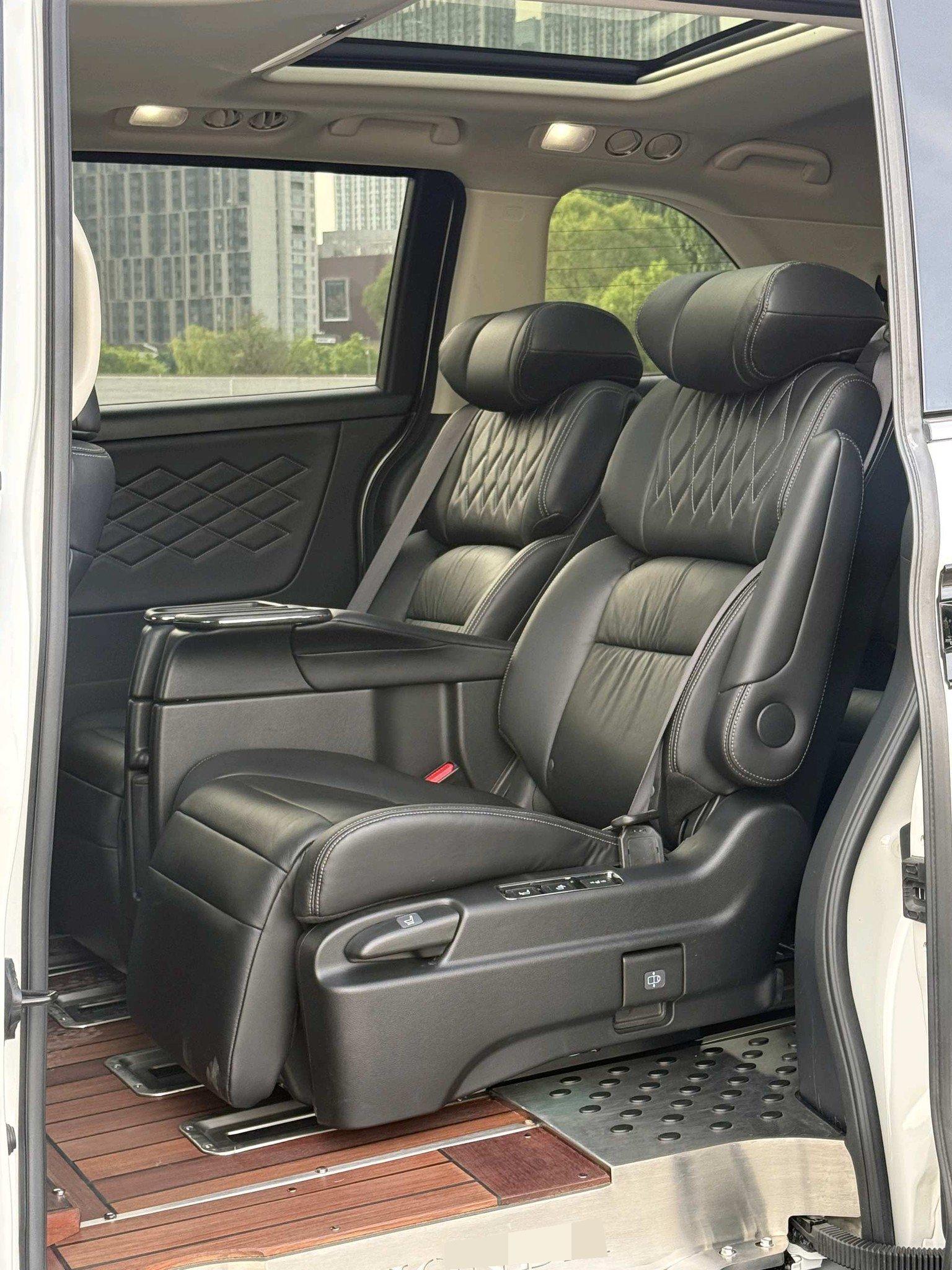 Elyson 2019 2.0L Hybrid Deluxe Edition 10