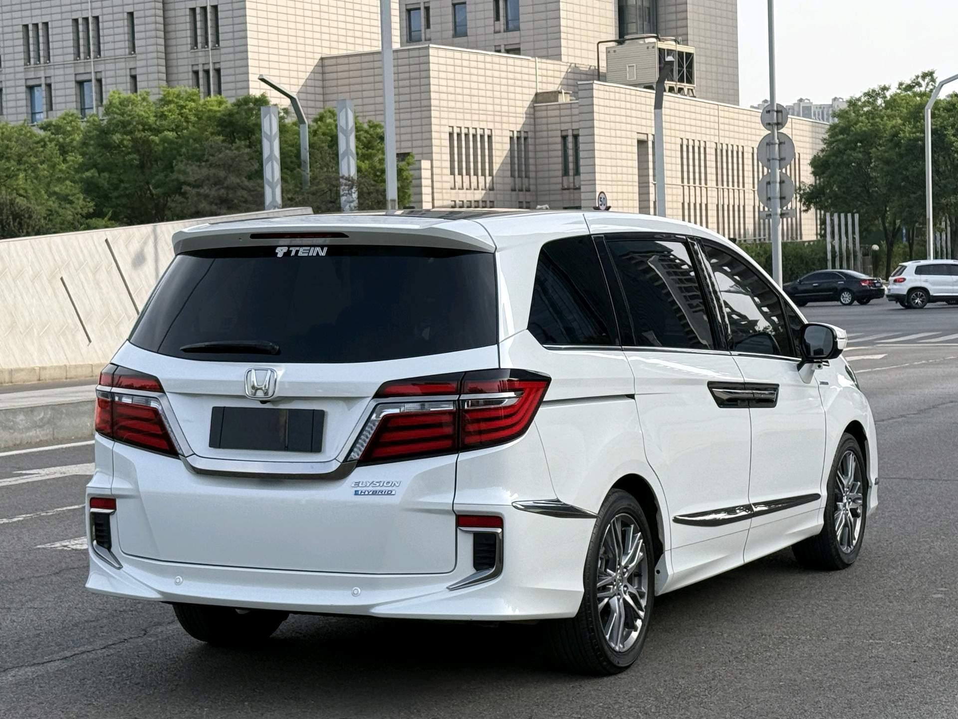 Elyson 2019 2.0L Hybrid Deluxe Edition 4