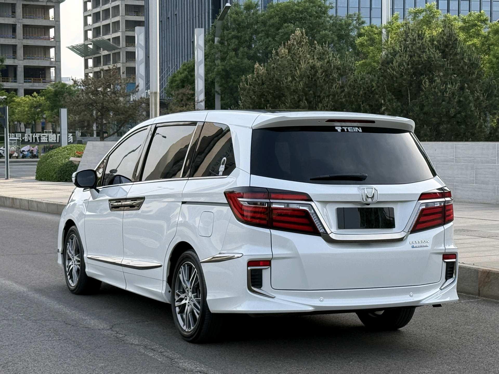 Elyson 2019 2.0L Hybrid Deluxe Edition 6