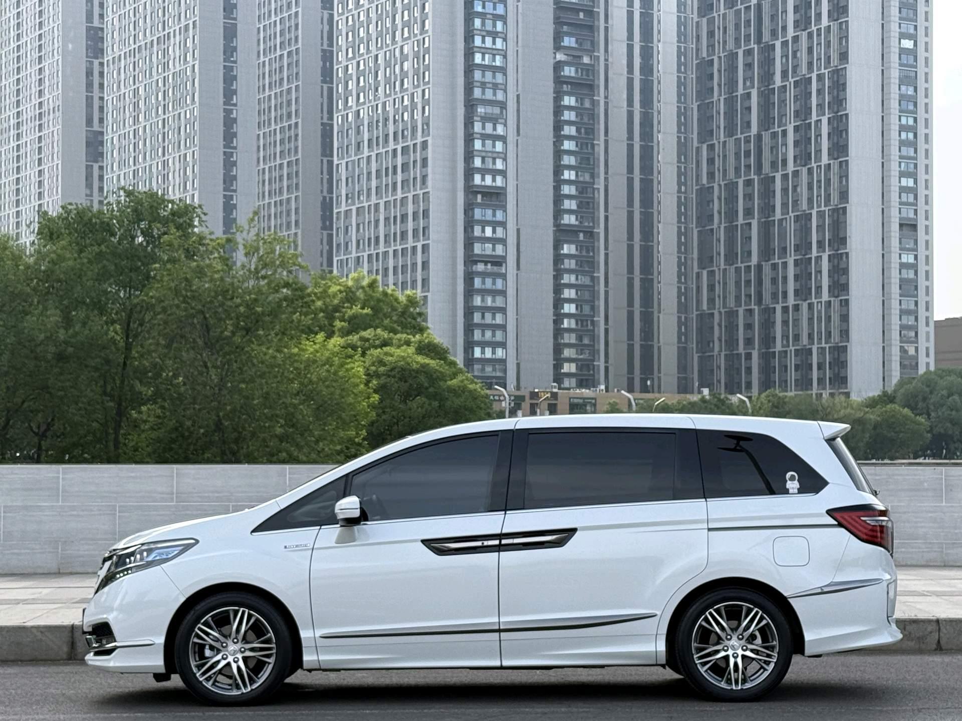 Elyson 2019 2.0L Hybrid Deluxe Edition 7