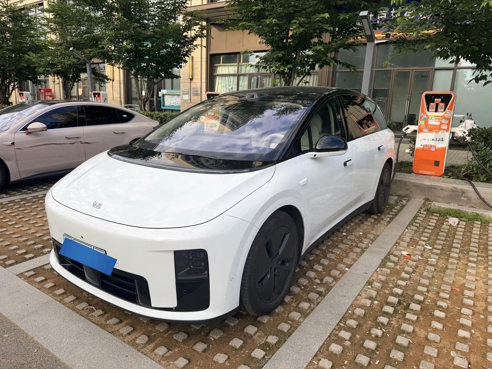 Li 2025 i8 Standard Edition Automatic