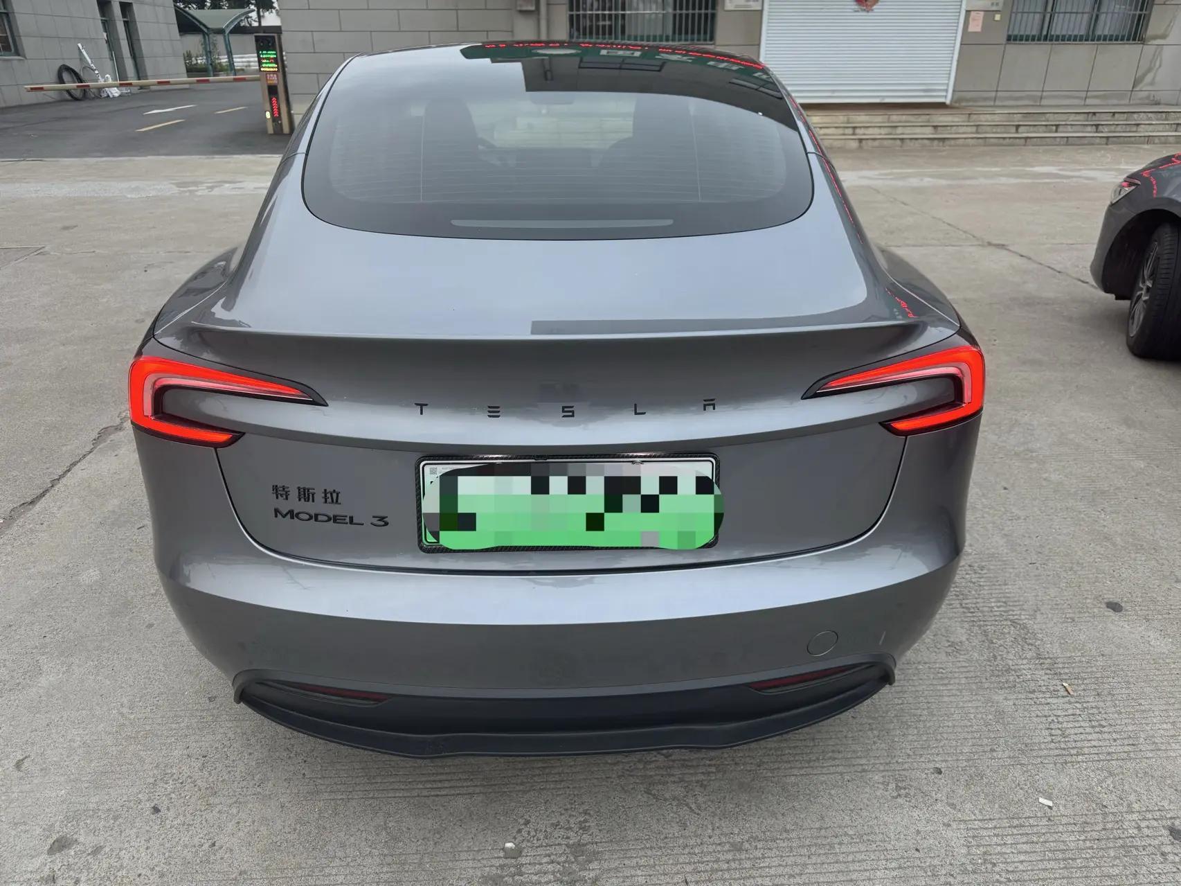 Tesla 2025 Model 3 Rear-Wheel Drive (Refreshed) Automatic 5