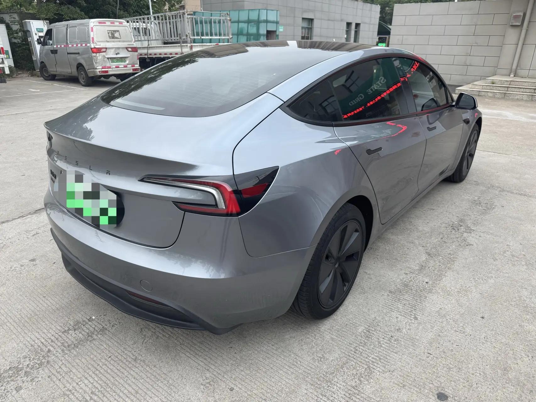 Tesla 2025 Model 3 Rear-Wheel Drive (Refreshed) Automatic 6