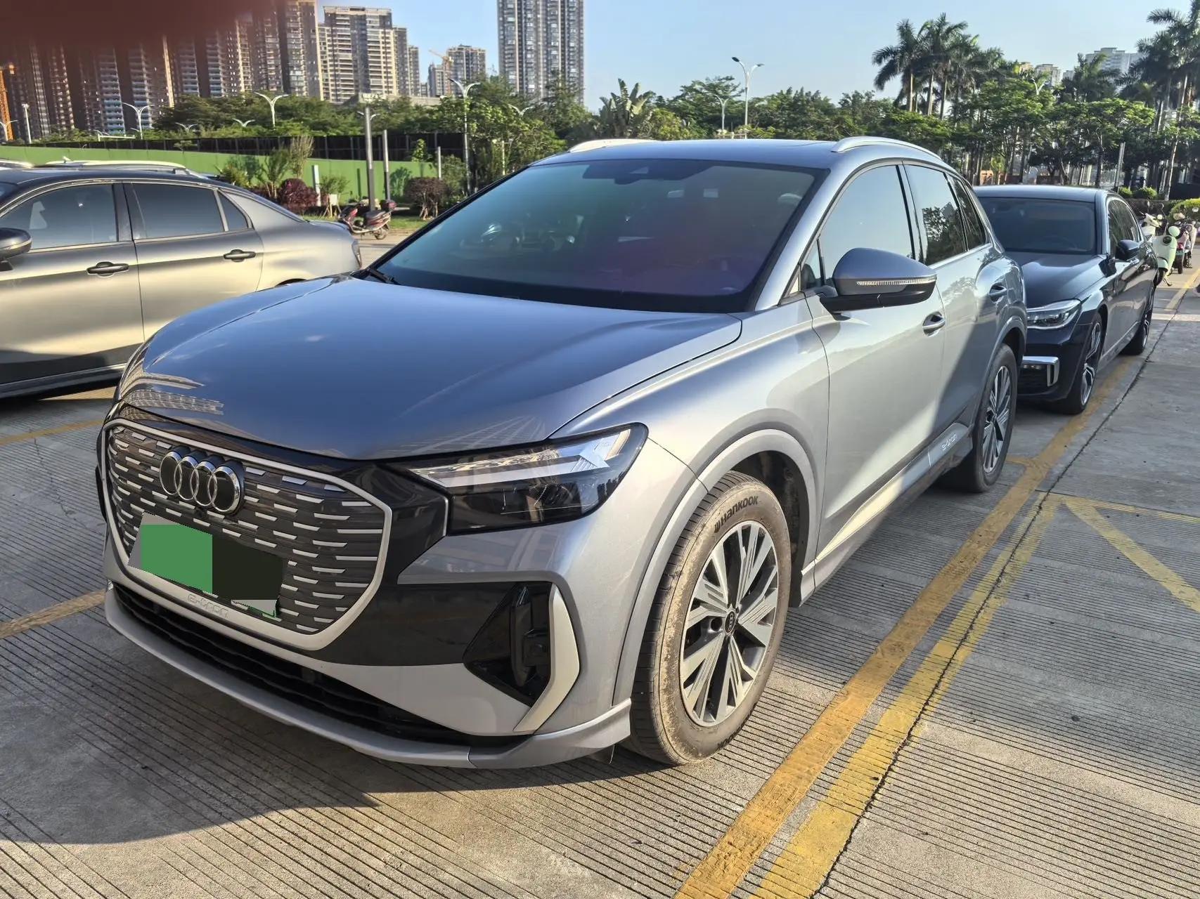 Открыть галерею: Audi 2024 Q4 e-tron 40 Creation Edition Automatic Gear