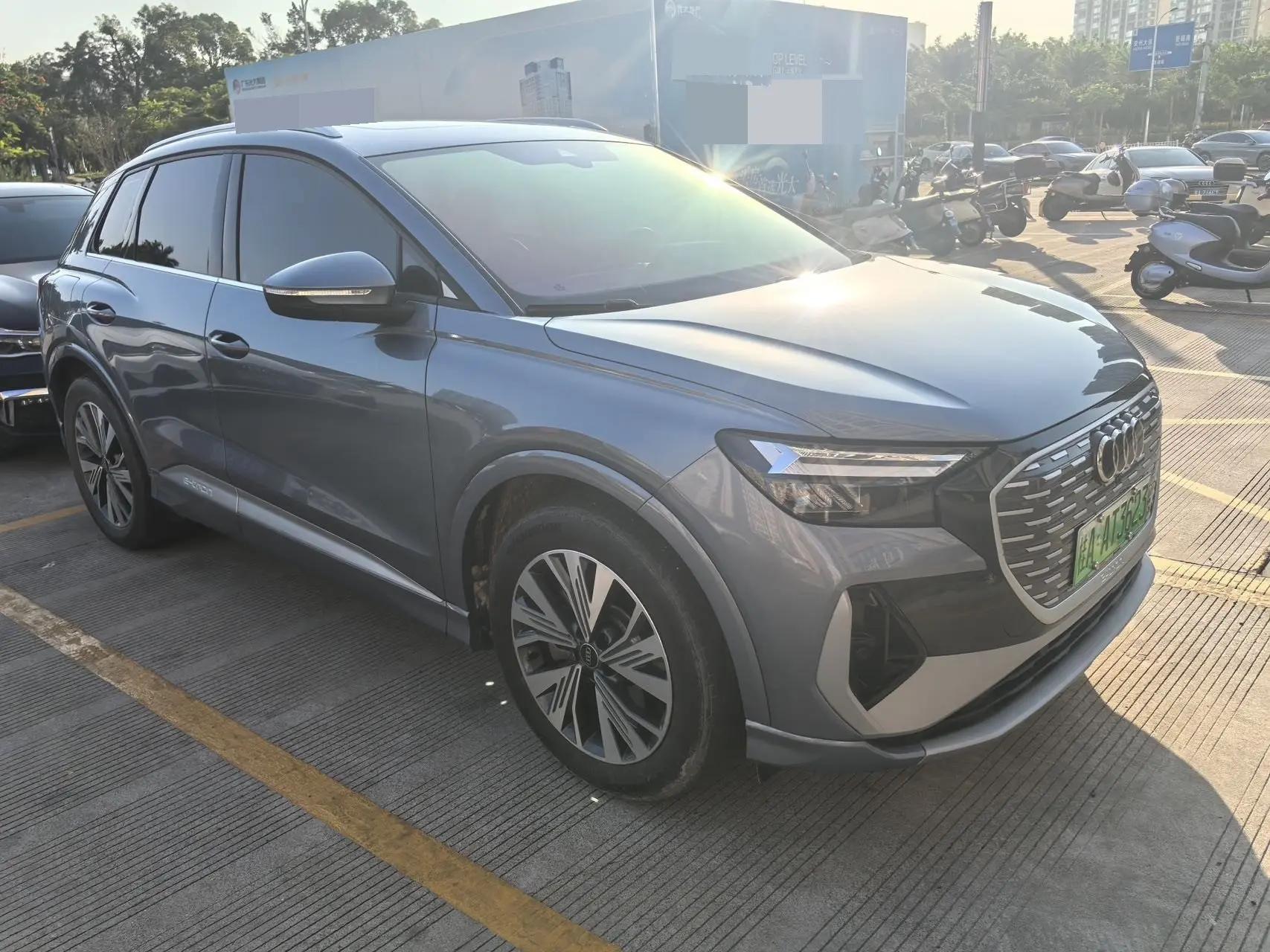 Audi 2024 Q4 e-tron 40 Creation Edition Automatic Gear 2