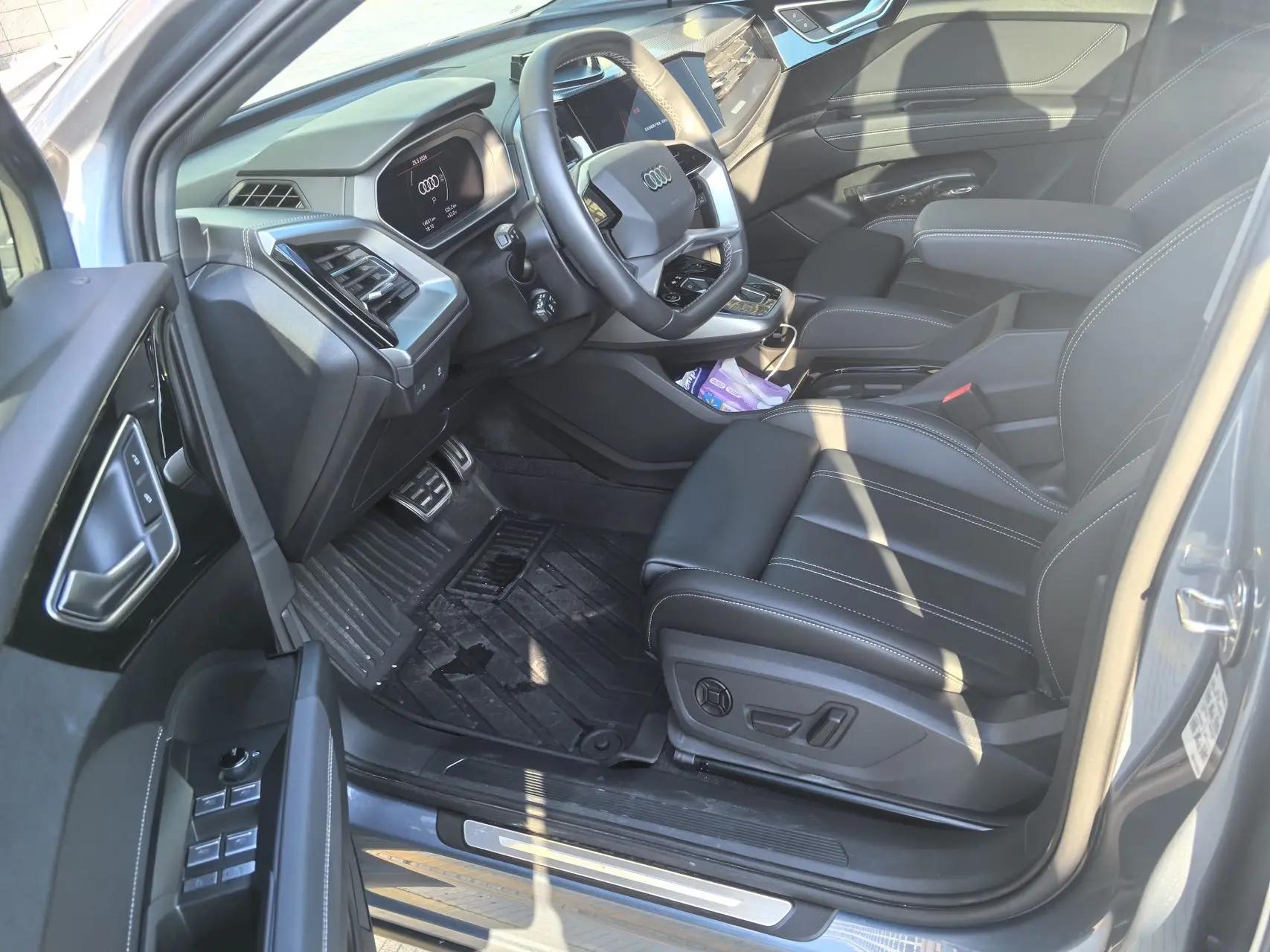 Audi 2024 Q4 e-tron 40 Creation Edition Automatic Gear 6