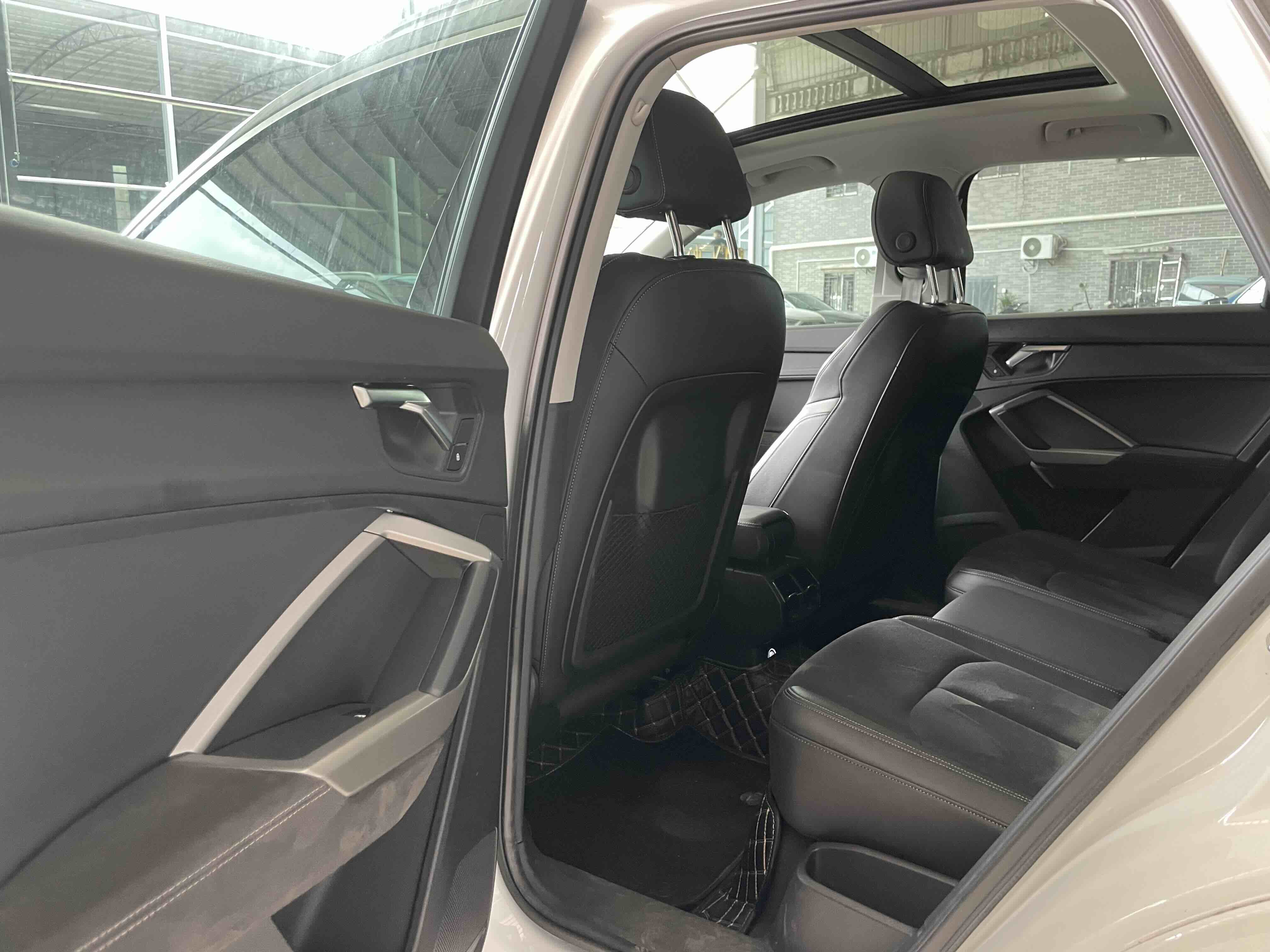 Audi Q3 2022 35 TFSI Enterprising Dynamic 6