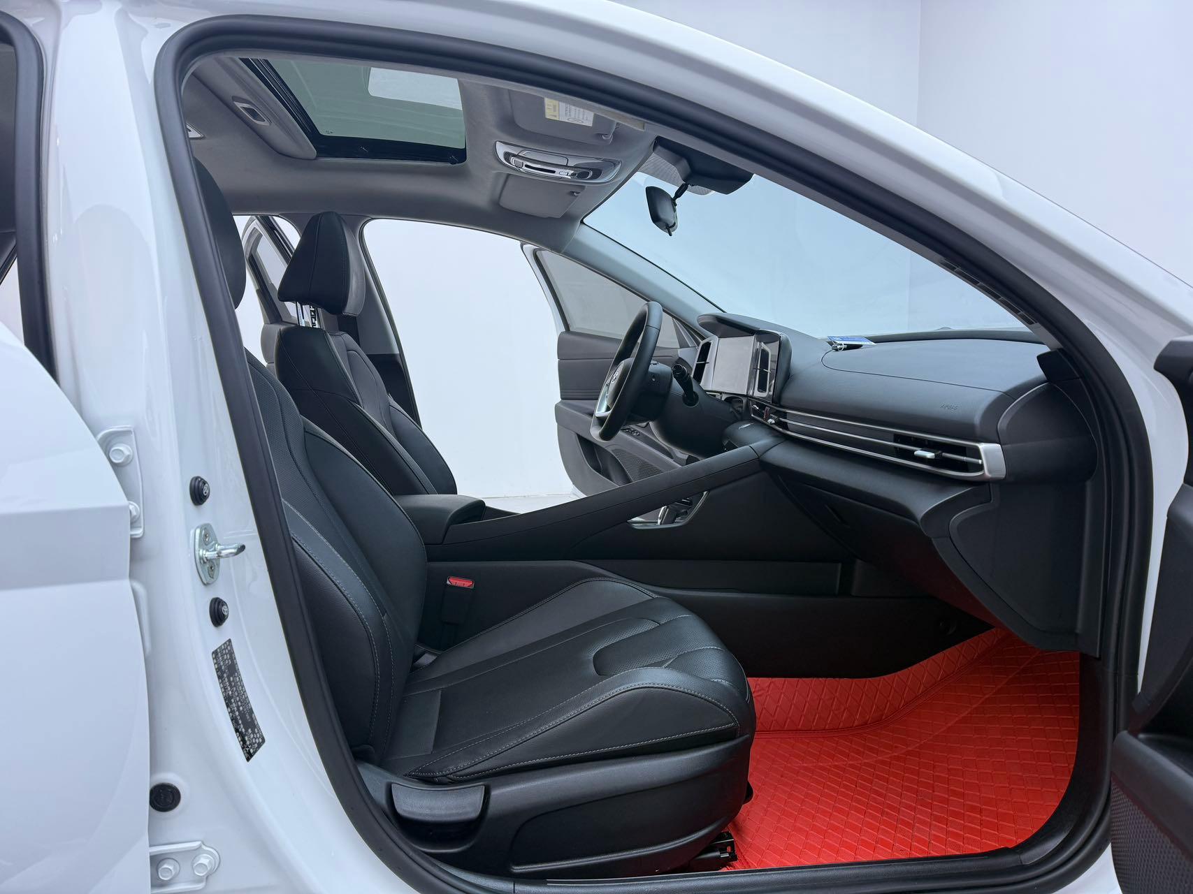Elantra 2022 1.5L CVT LUX Premium Edition 10