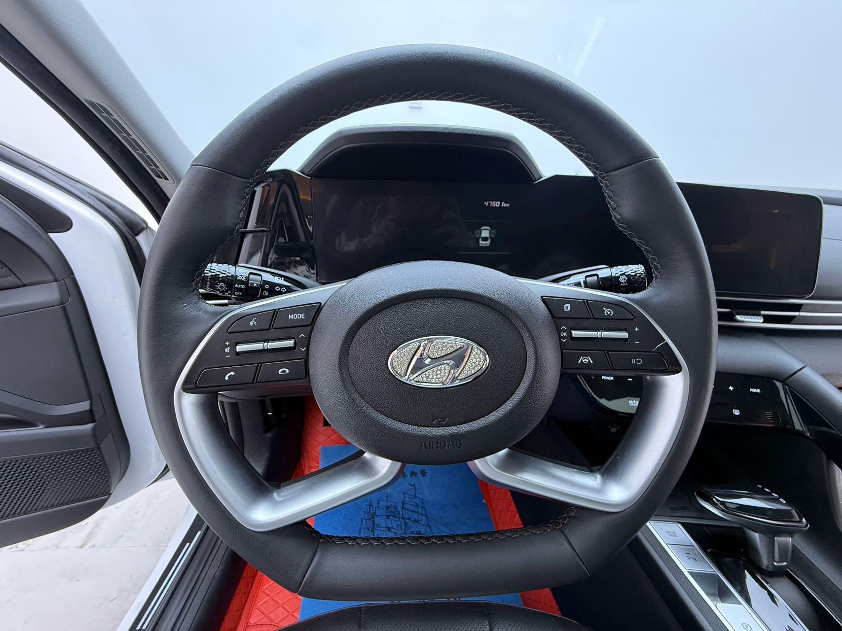 Elantra 2022 1.5L CVT LUX Premium Edition 7