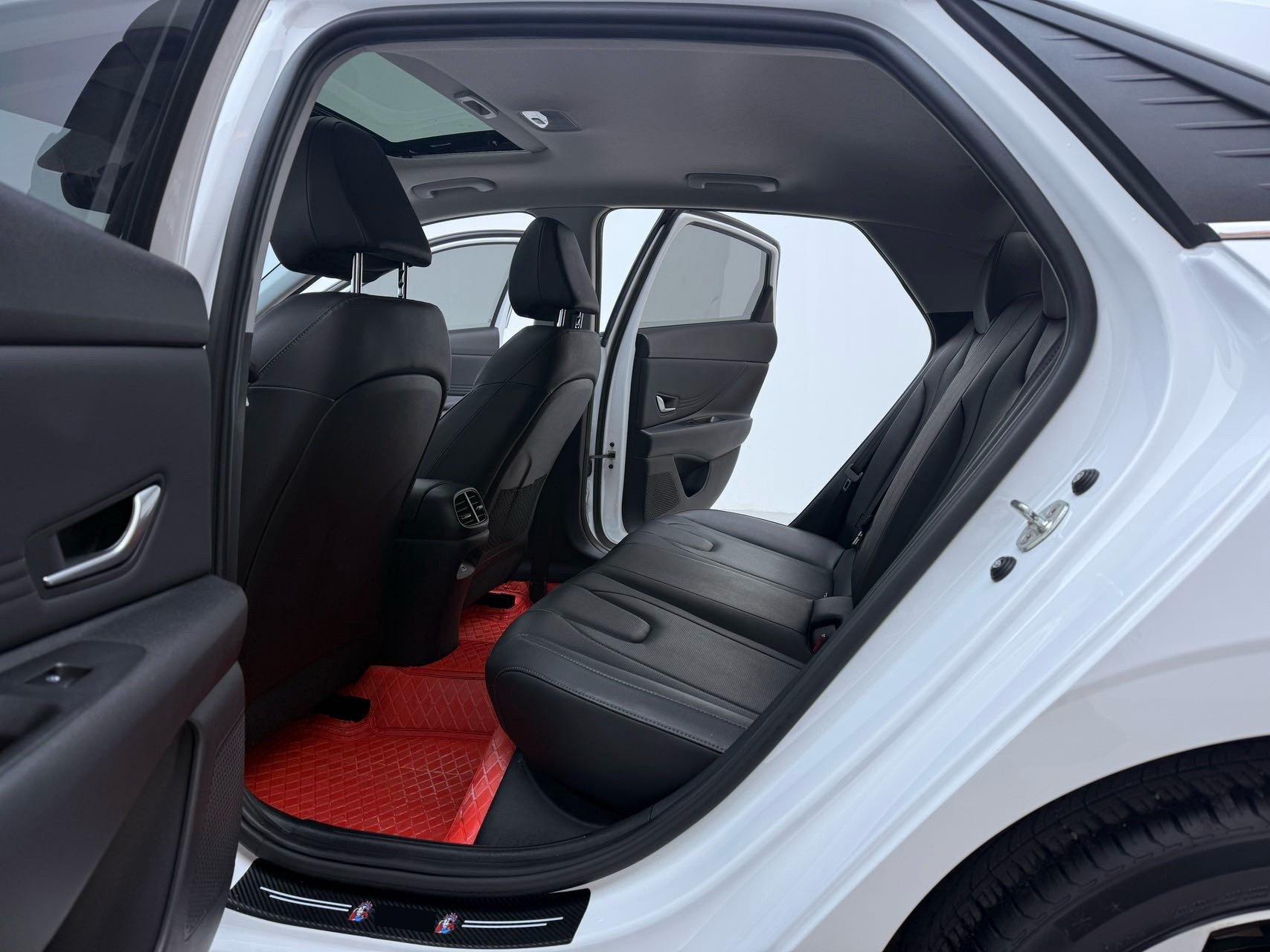 Elantra 2022 1.5L CVT LUX Premium Edition 9