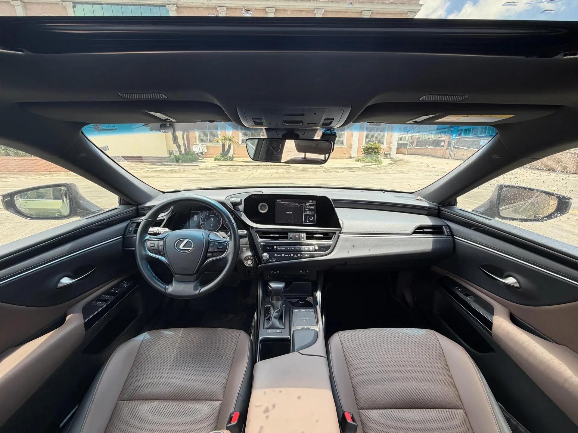 Lexus ES 2022 200 Excellence Edition 6