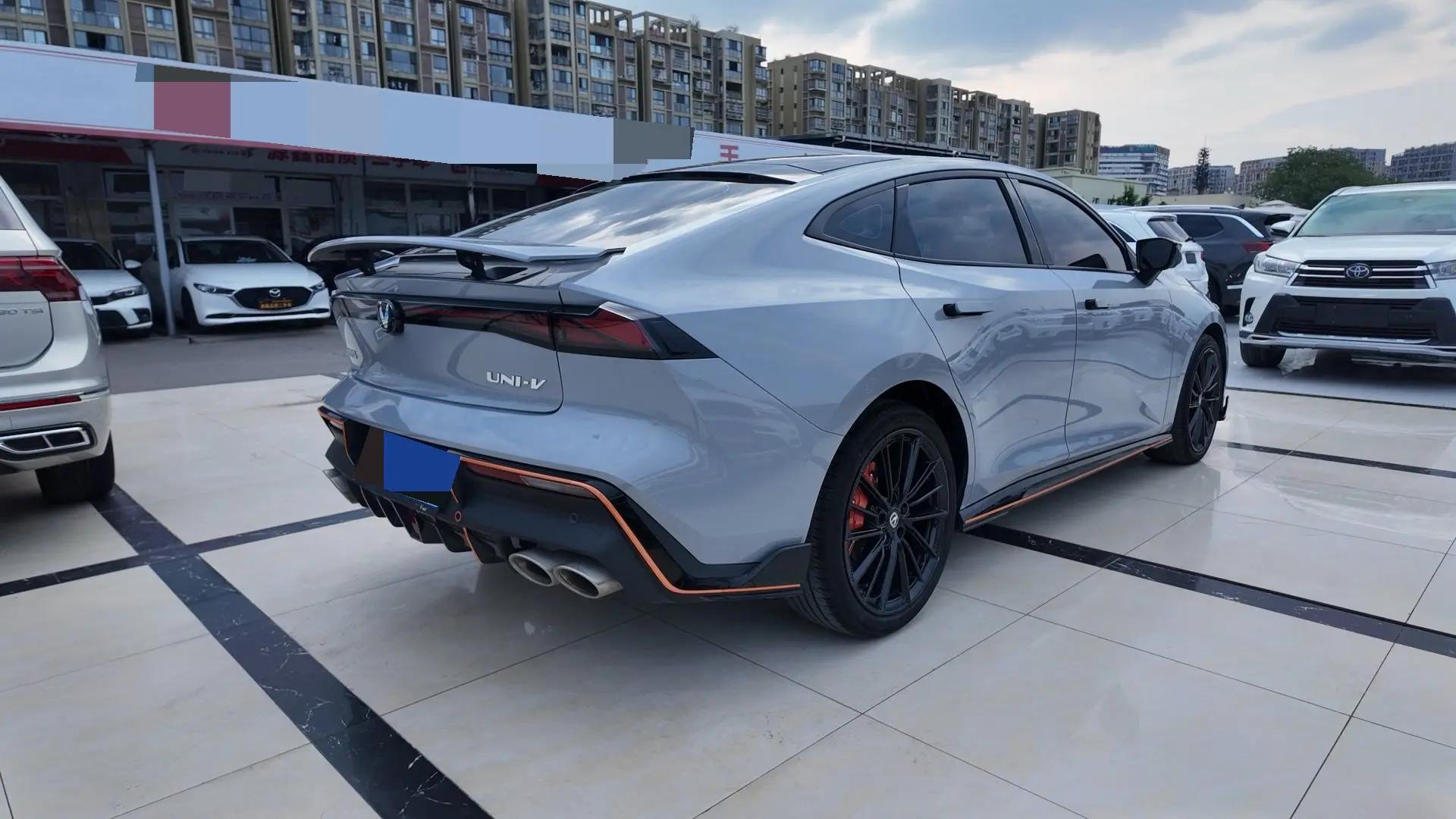 ChangAn 2023 UNI-V 1.5T Sport Edition Automatic 3