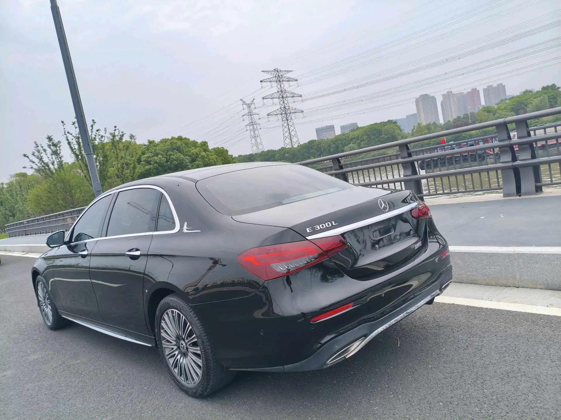 Mercedes Benz E-Class 2021 E 300 L Sports Fashion 5