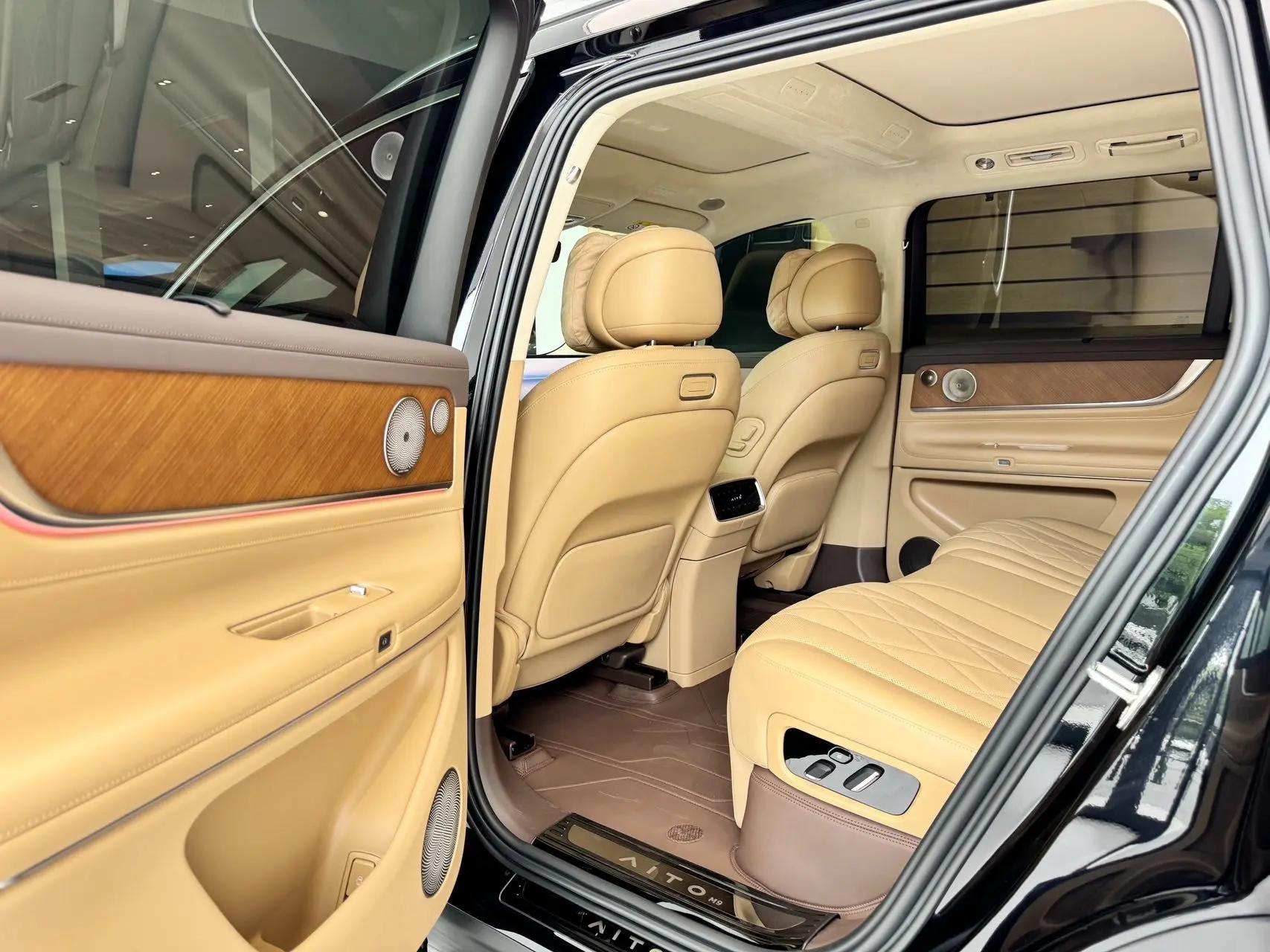 AITO 2024 AITO M9 Range-Extended Ultra Version 52kWh 5-Seater Automatic 5