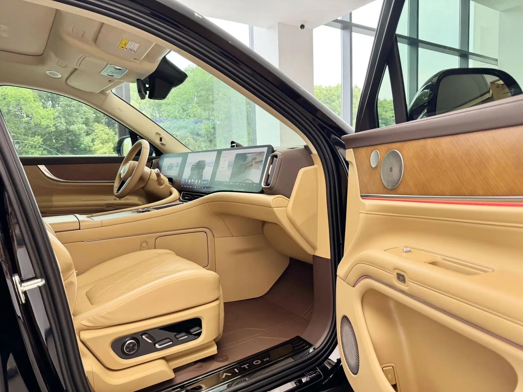 AITO 2024 AITO M9 Range-Extended Ultra Version 52kWh 5-Seater Automatic 6