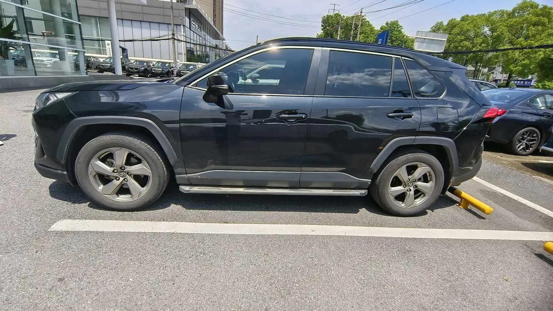 RAV4 Rongfeng 2022 2.0L CVT Two-Drive Fashion Edition 4