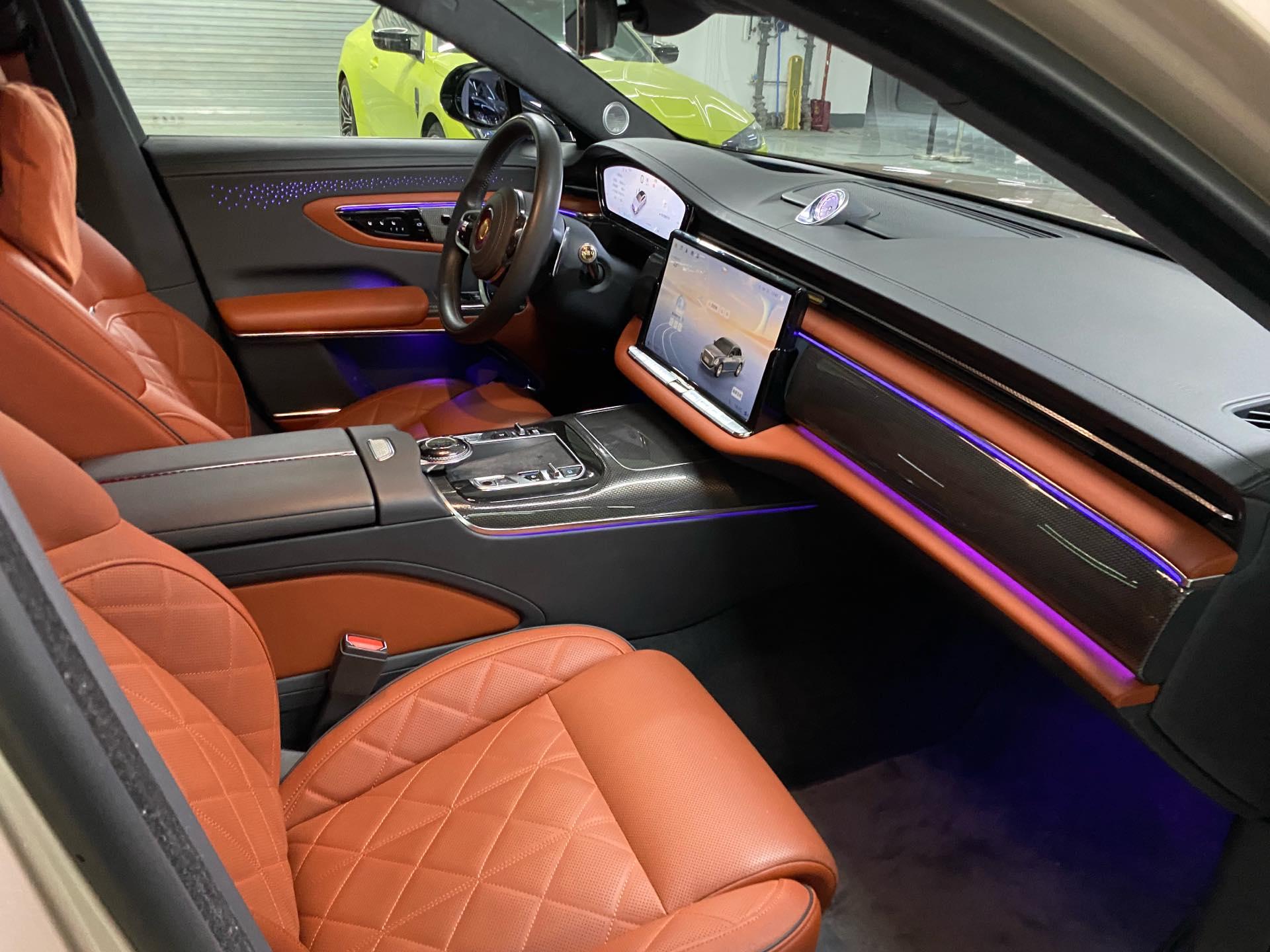 HongQi L1 2024 4.0T 10