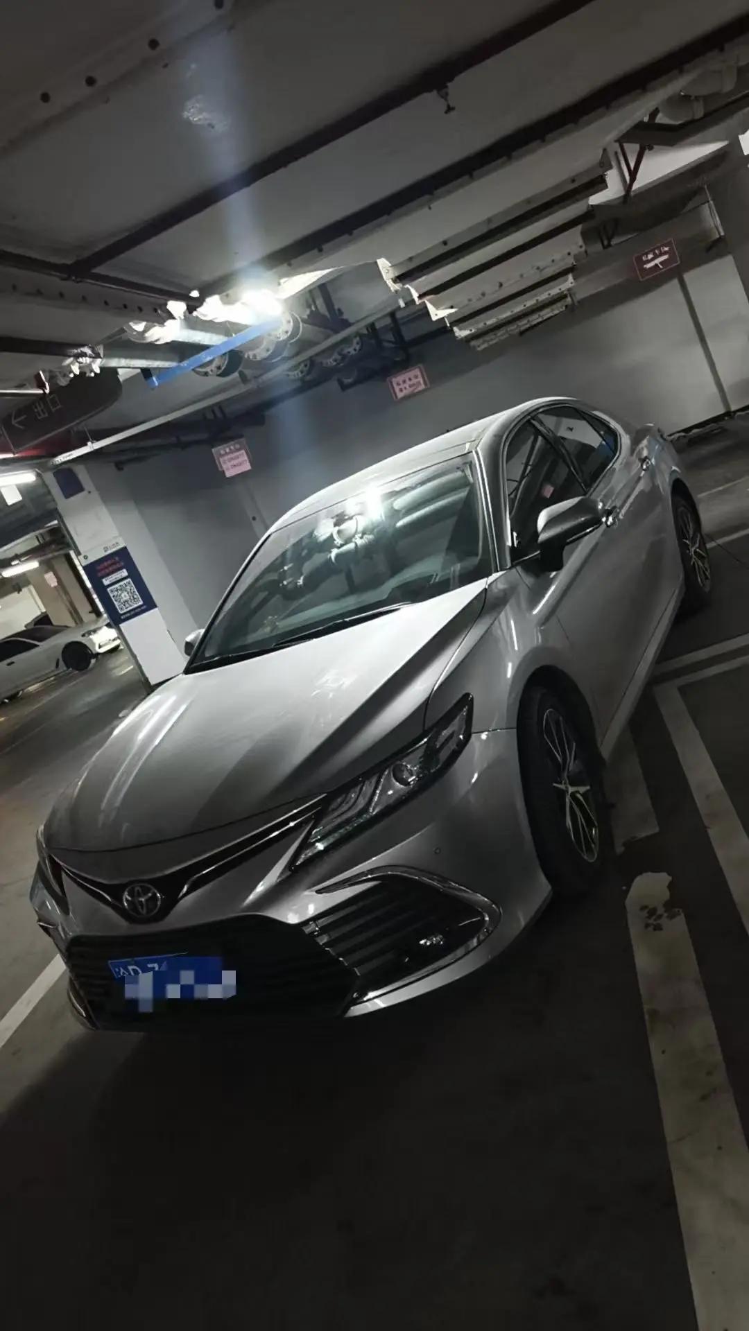 Camry 2021 2.5G Deluxe Edition