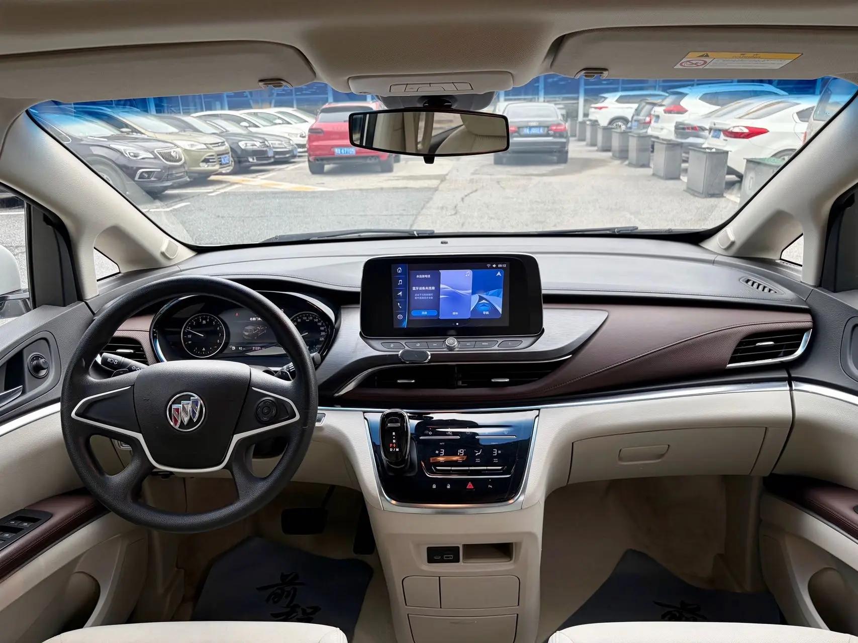 Buick GL8 2023 Land Business Class 652T Comfort Model 9