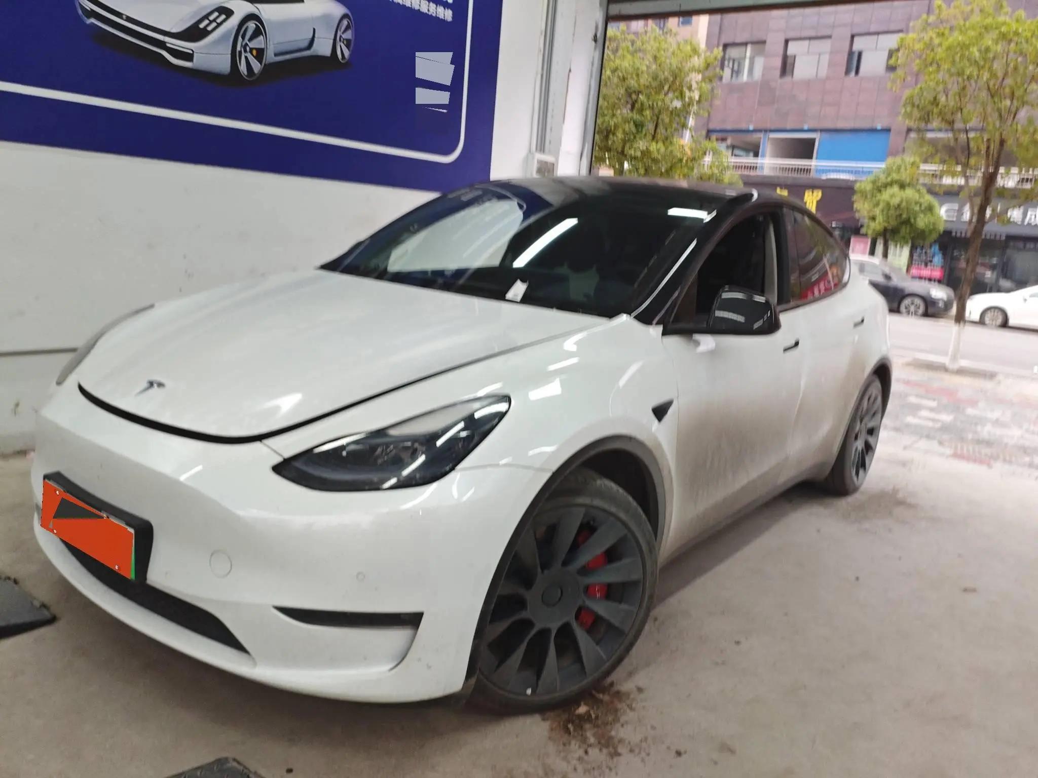 Model Y 2022 model modified long-life all-wheel drive version