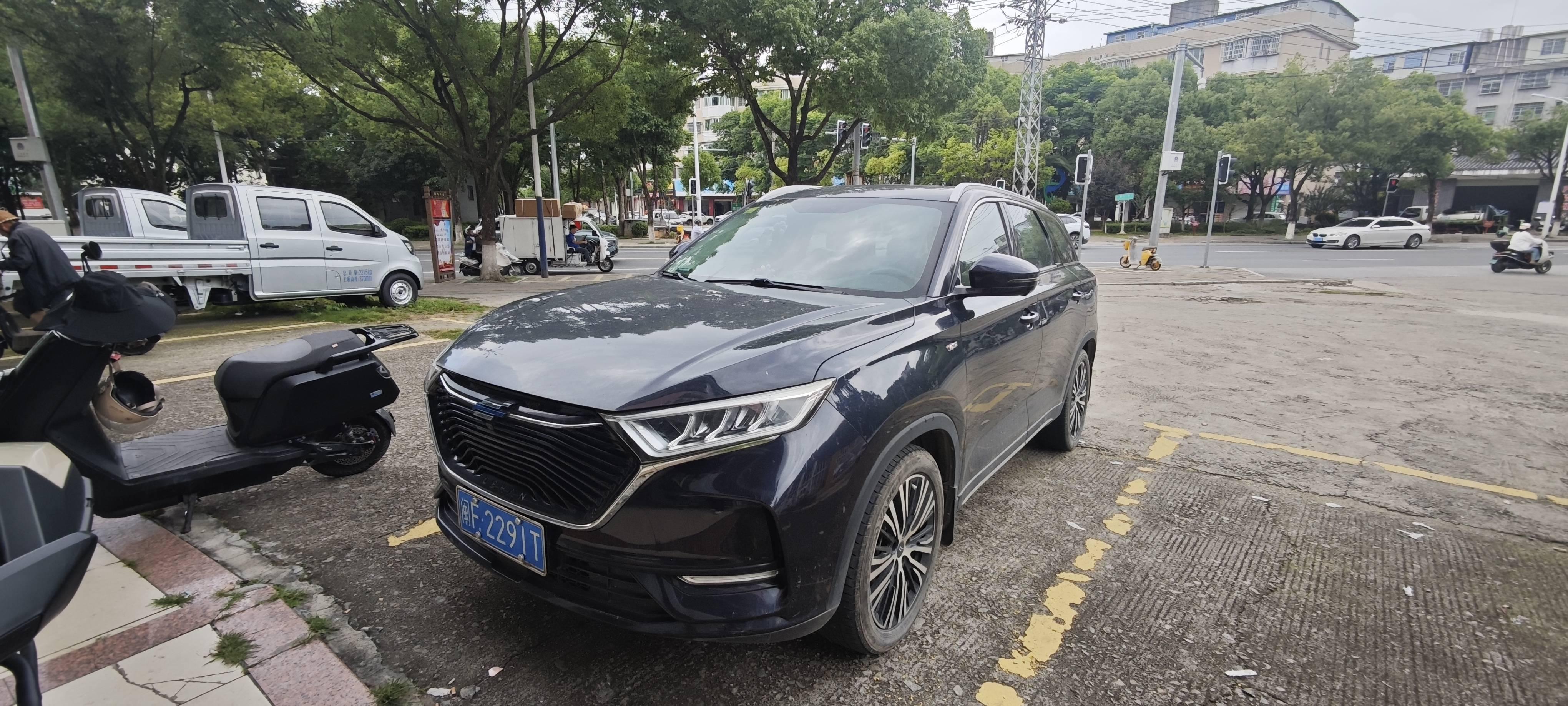 ChangAn Oshan X7 2021 1.5T Auto Luxury Model