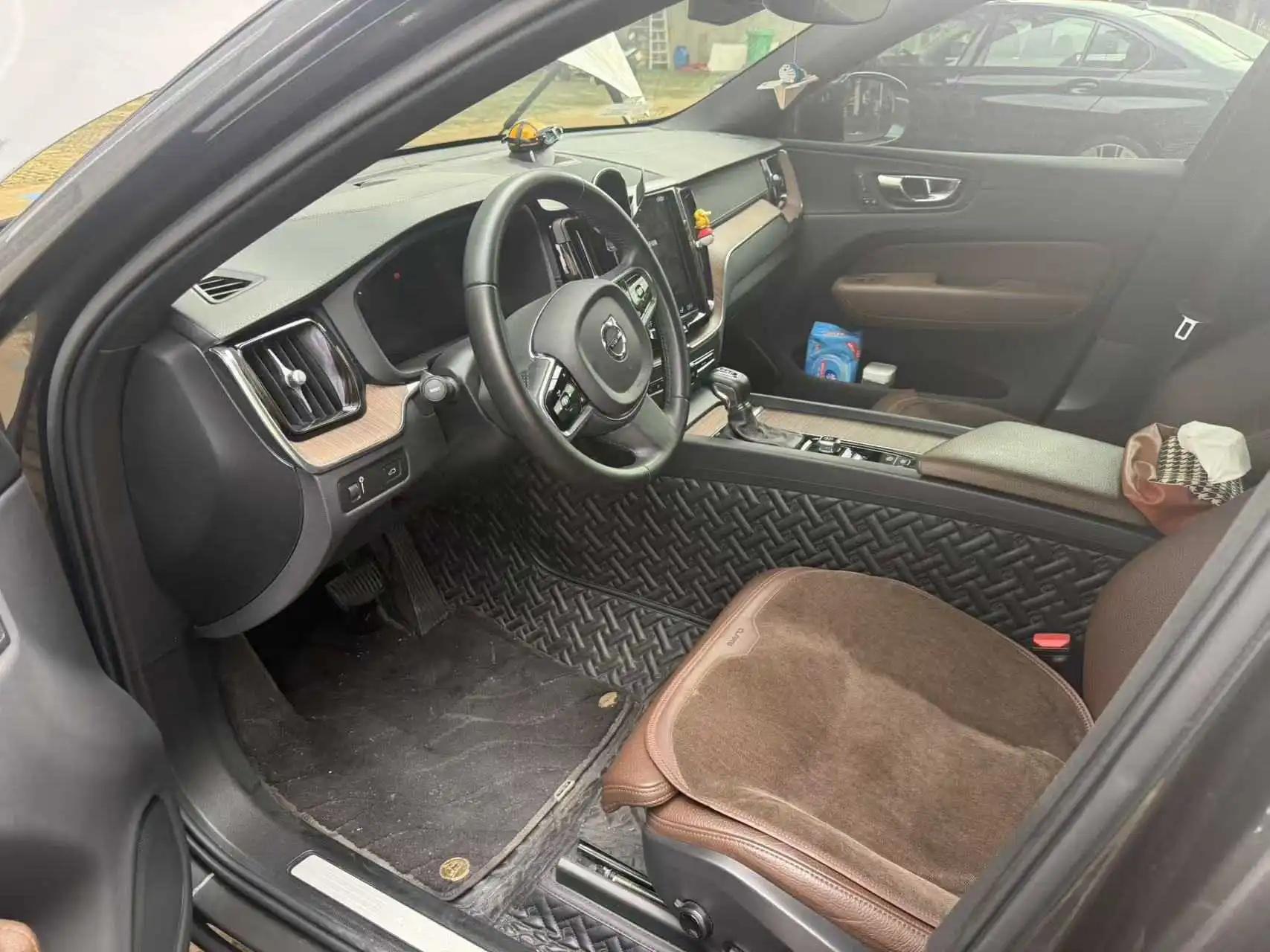 Volvo XC60 2021 T5 4WD Zhiyuan Deluxe Edition 4