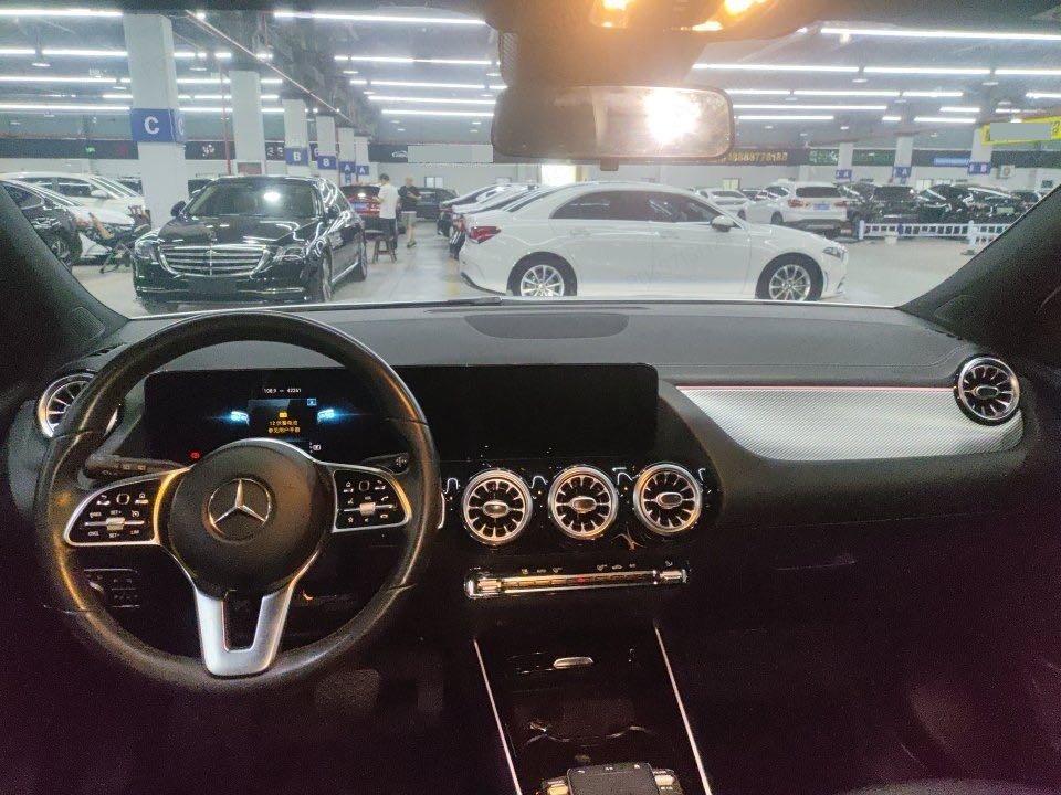 Mercedes Benz GLA 2022 to GLA 180 4