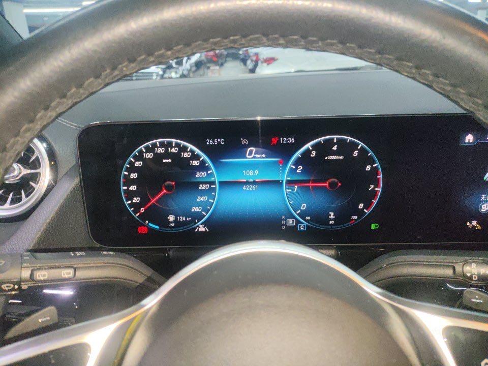 Mercedes Benz GLA 2022 to GLA 180 5