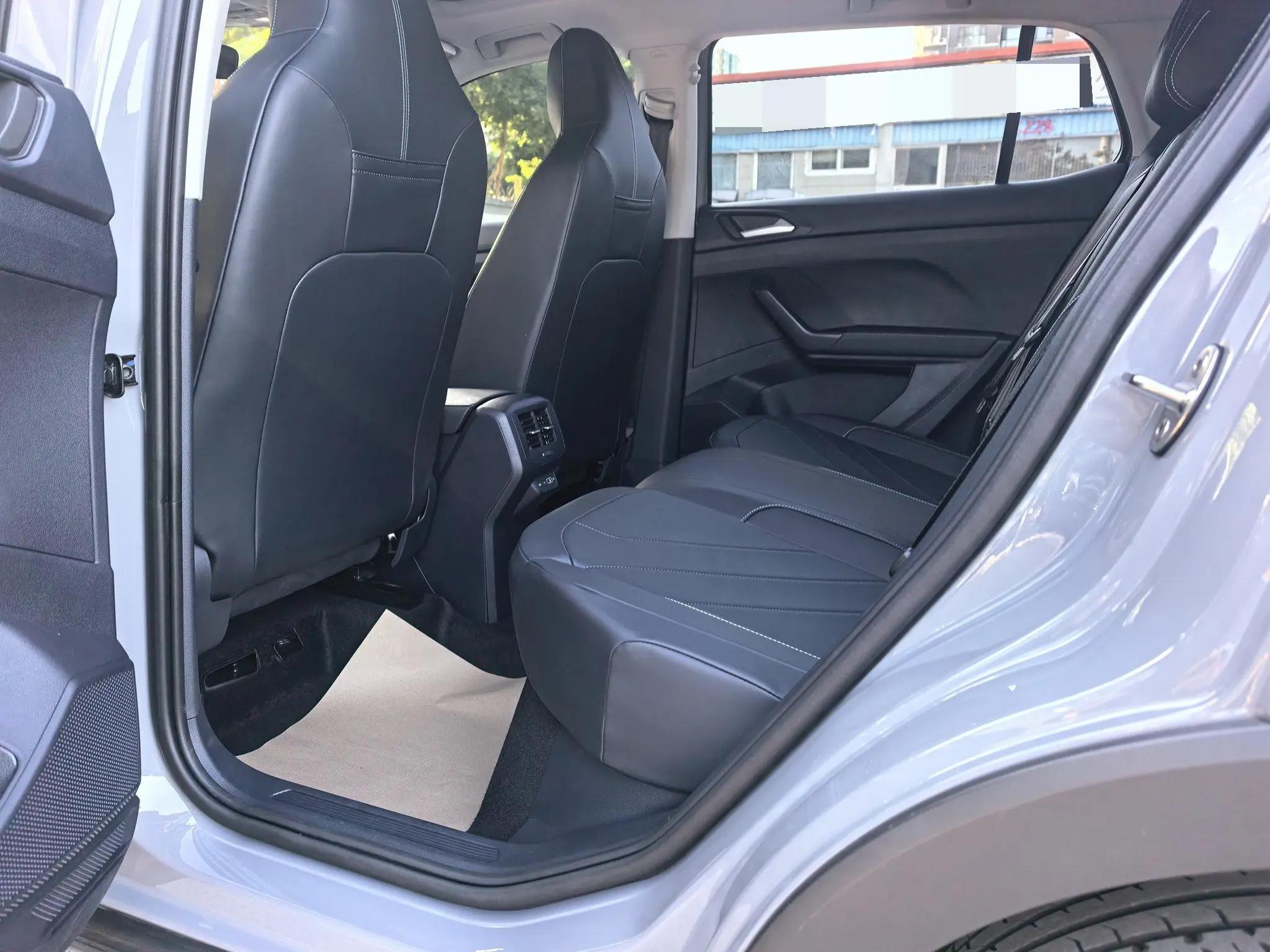 Volkswagen 2025 Tuyue Xinrui 1.5TSI 300TSI Sharp Edition Automatic Gear 3