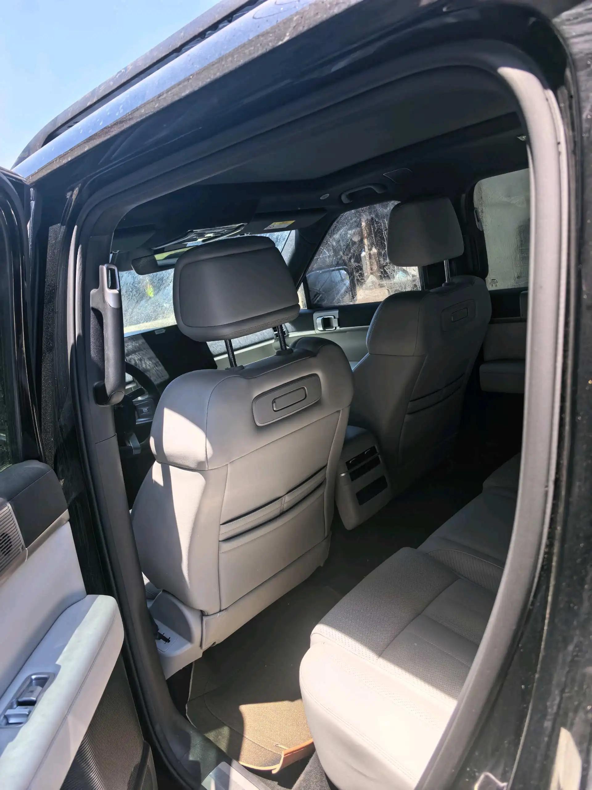 FangChengBao 2025 titanium 7 1.5T stepless 190KM four-wheel drive Ultra version of automatic gear 3