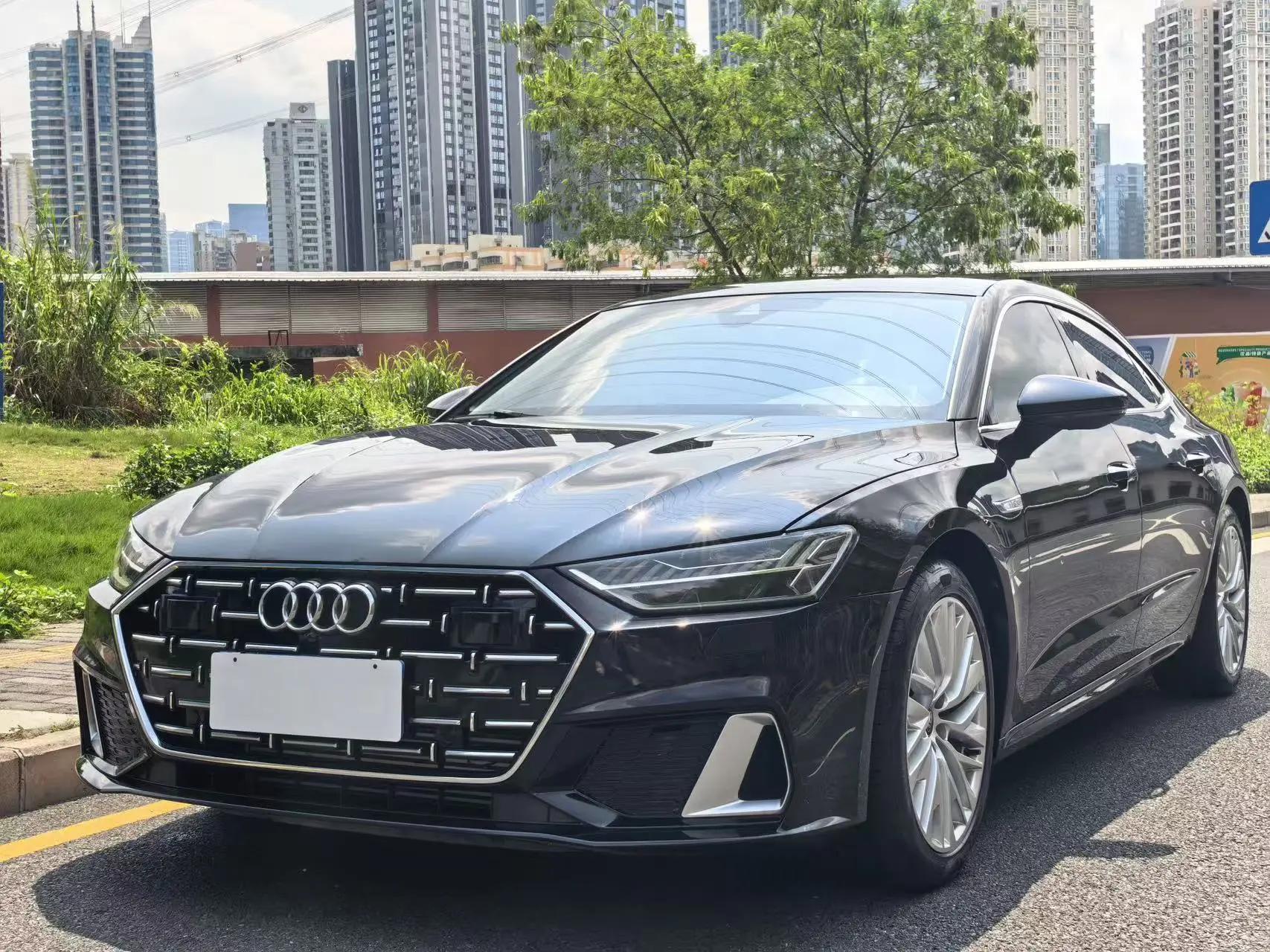 Открыть галерею: Audi A7L 2022 45 TFSI S-line Zhumeng New Edition