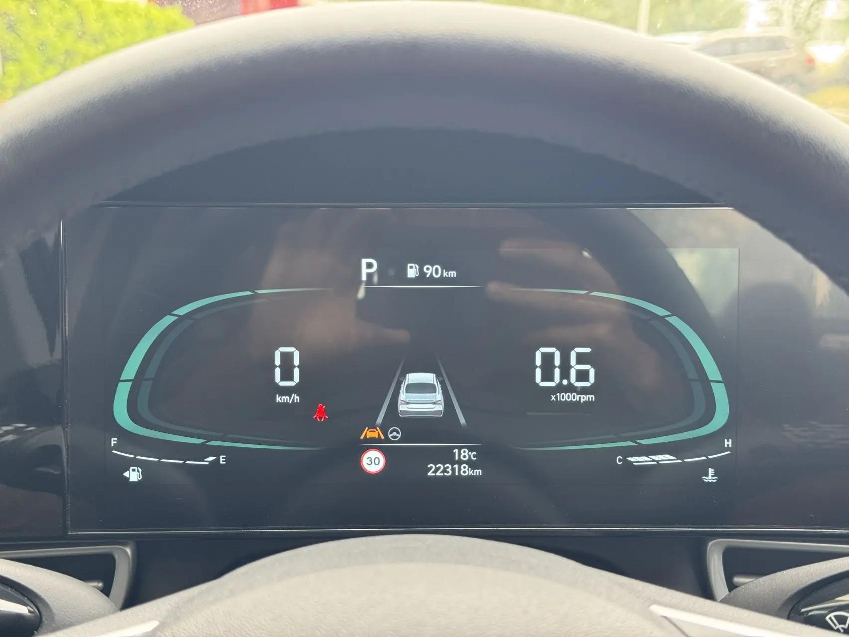 Elantra 2023 1.5L CVT LUX Premium Edition 12