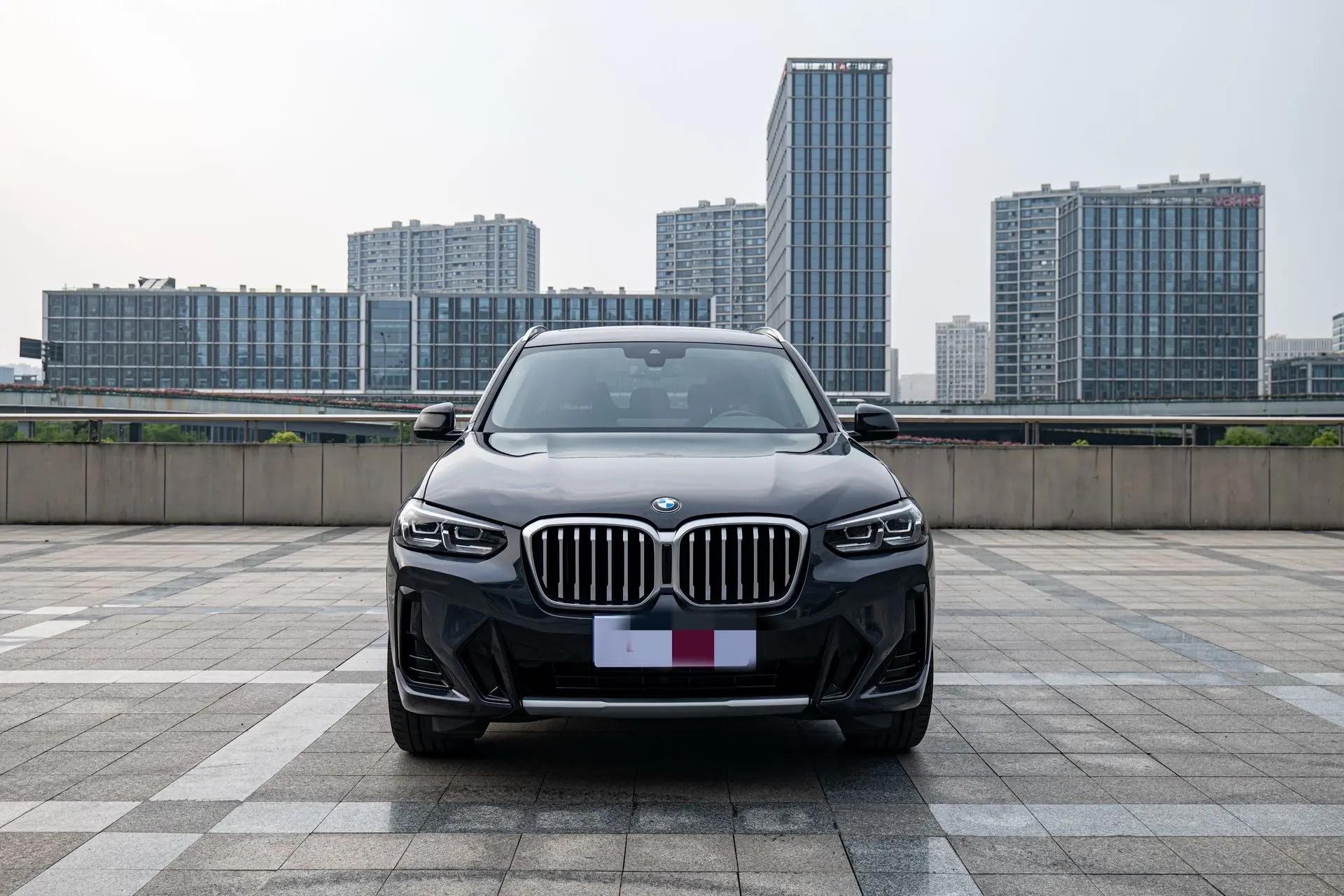 BMW X3 2022 xDrive25i M sports suit 3