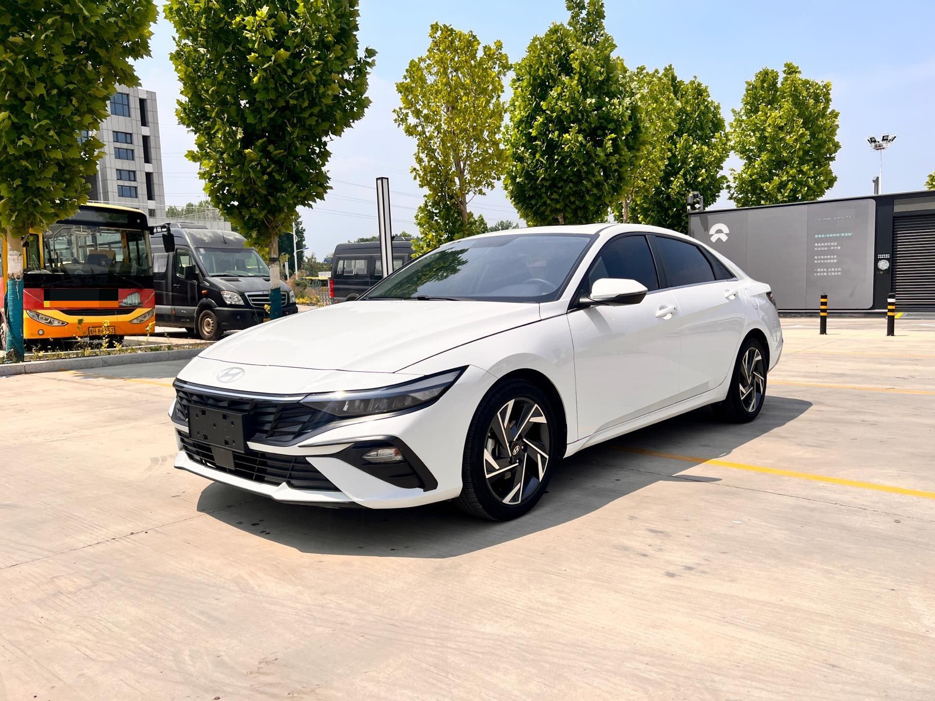 Elantra 2023 1.5L CVT GLS Leading Edition