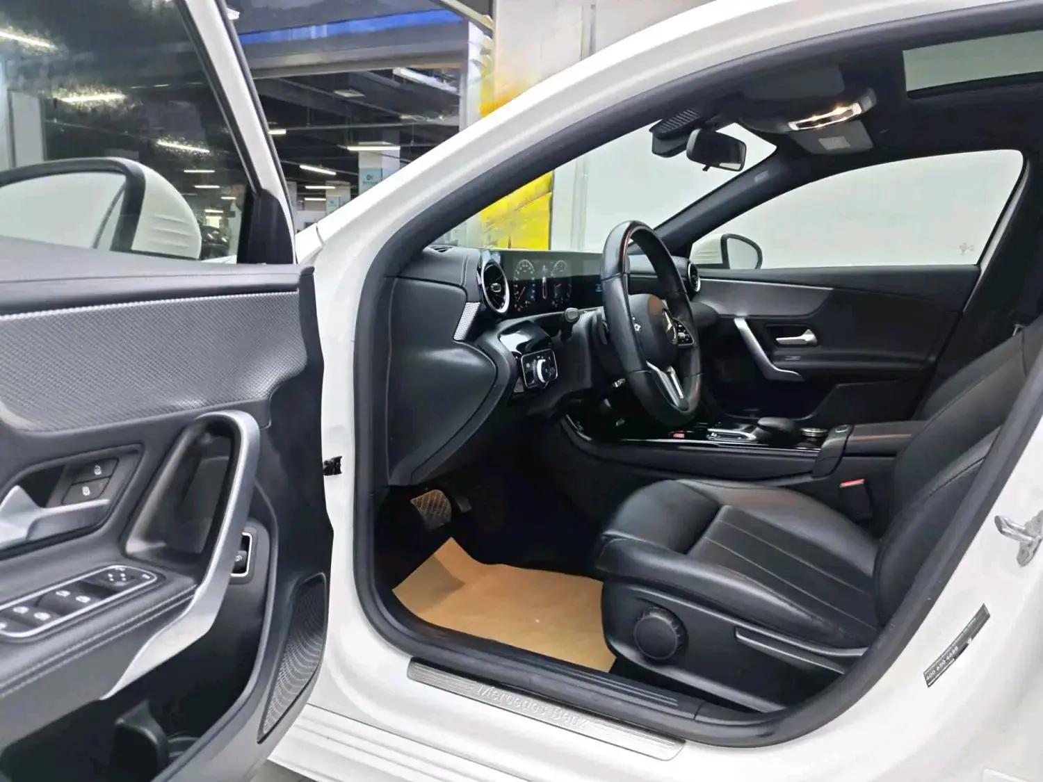 Mercedes Benz Class A 2021 model facelift A 180 L sports car 4